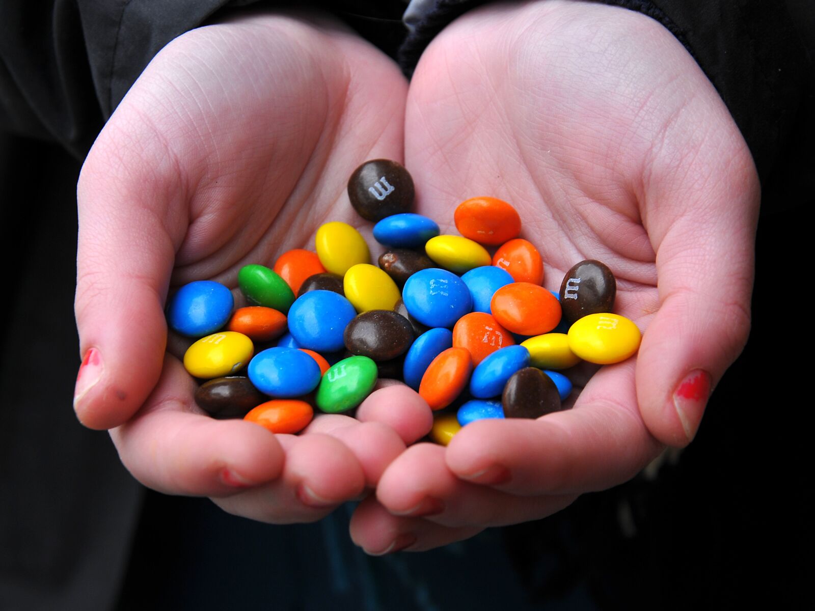 Nikon D300 sample photo. Hands, sweets, love photography