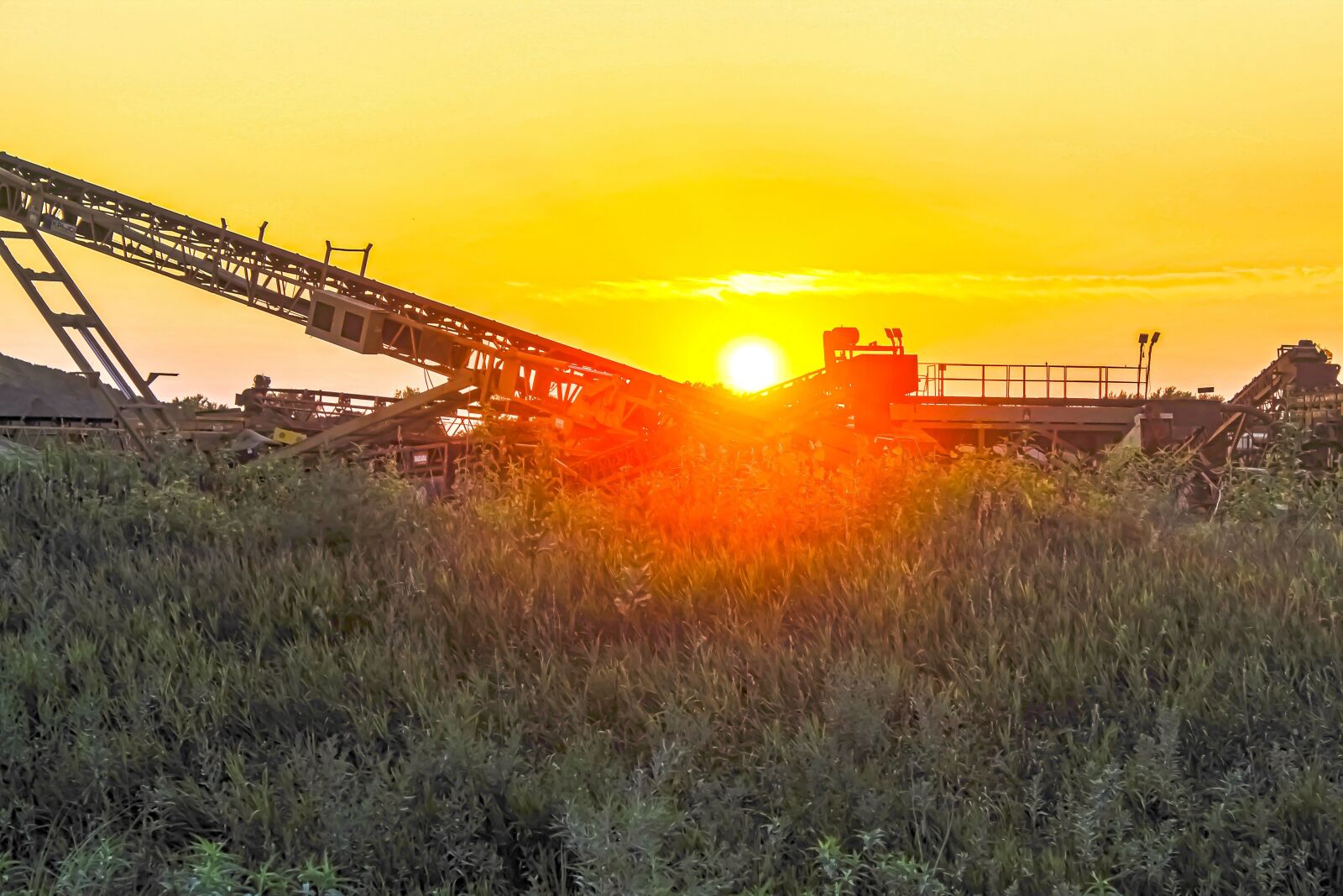 Canon EOS 4000D (EOS Rebel T100 / EOS 3000D) sample photo. Sunsets, farm equipment, farm photography