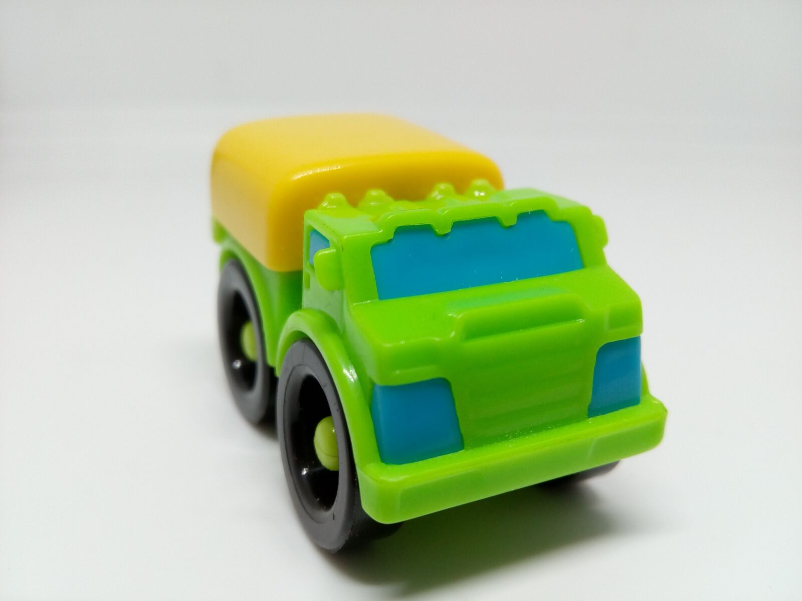 Lenovo VIBE K10 sample photo. Toy, plastic, car photography