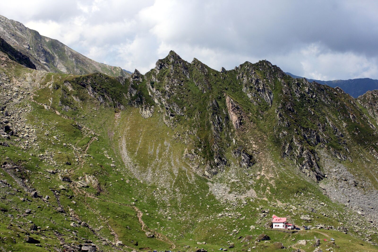 Canon EOS 400D (EOS Digital Rebel XTi / EOS Kiss Digital X) sample photo. Mountain, romania, fagaras photography