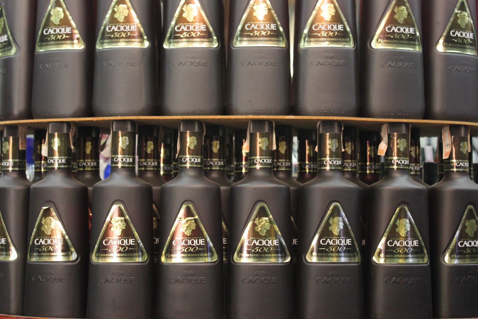 Canon EOS 550D (EOS Rebel T2i / EOS Kiss X4) sample photo. Liquor, alcohol, venezuela photography
