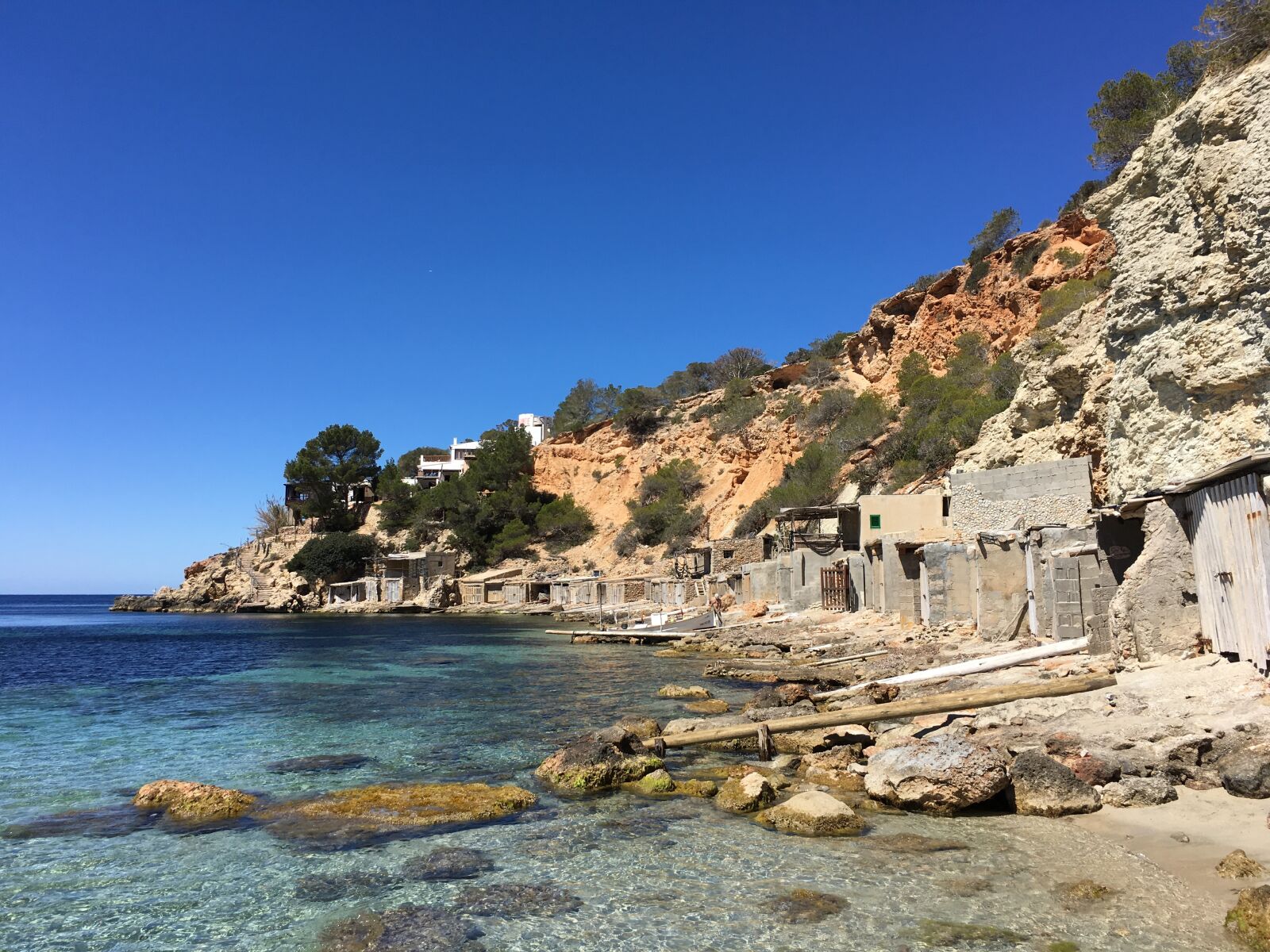 Apple iPhone 6s Plus sample photo. Sea, cliff, boat house photography