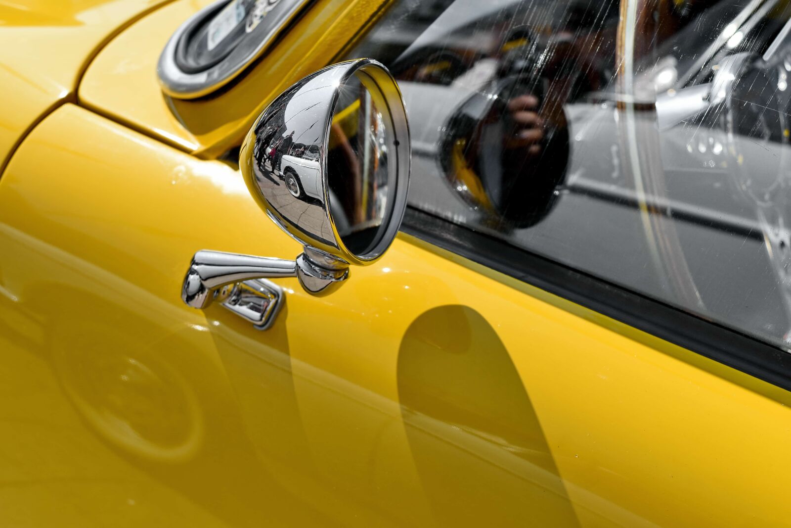 Nikon D5500 sample photo. Cars, chrome, mirror, nostalgia photography