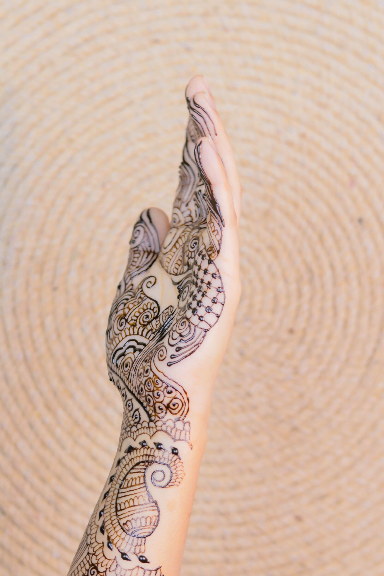 Canon EOS 80D + Canon EF 50mm F1.8 STM sample photo. Henna, bride, wedding photography