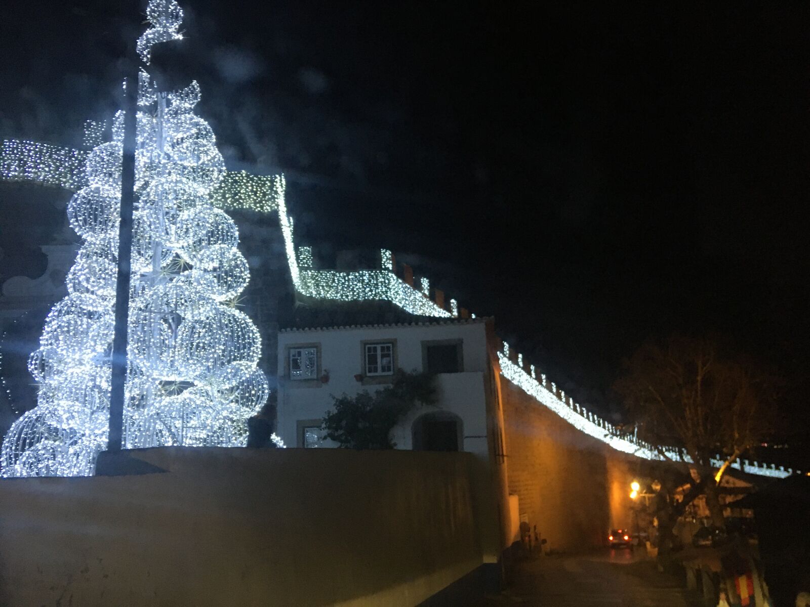 iPhone SE back camera 4.15mm f/2.2 sample photo. óbidos, portugal, christmas photography