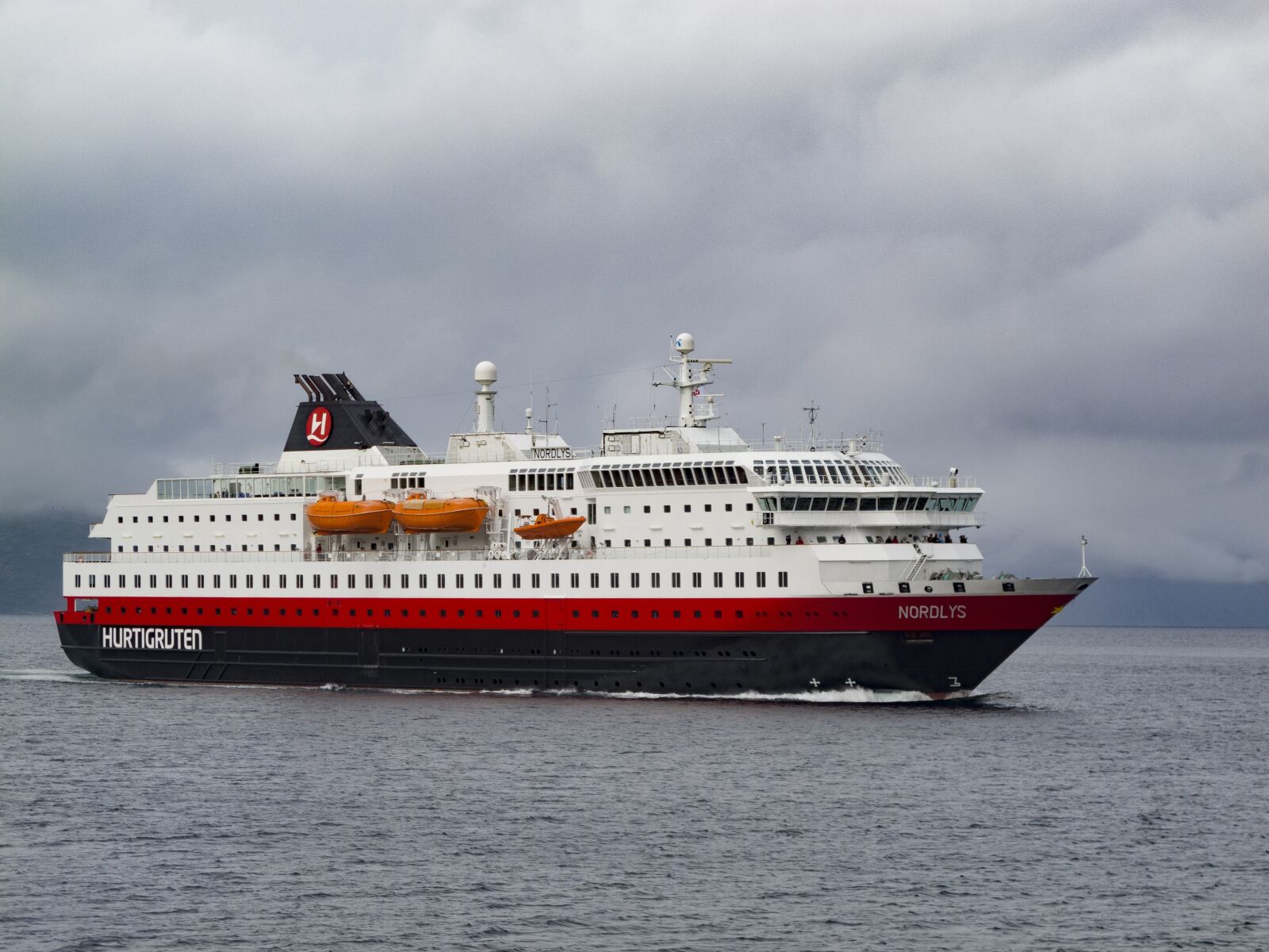 Canon PowerShot G12 sample photo. Coastal express, norway, boat photography