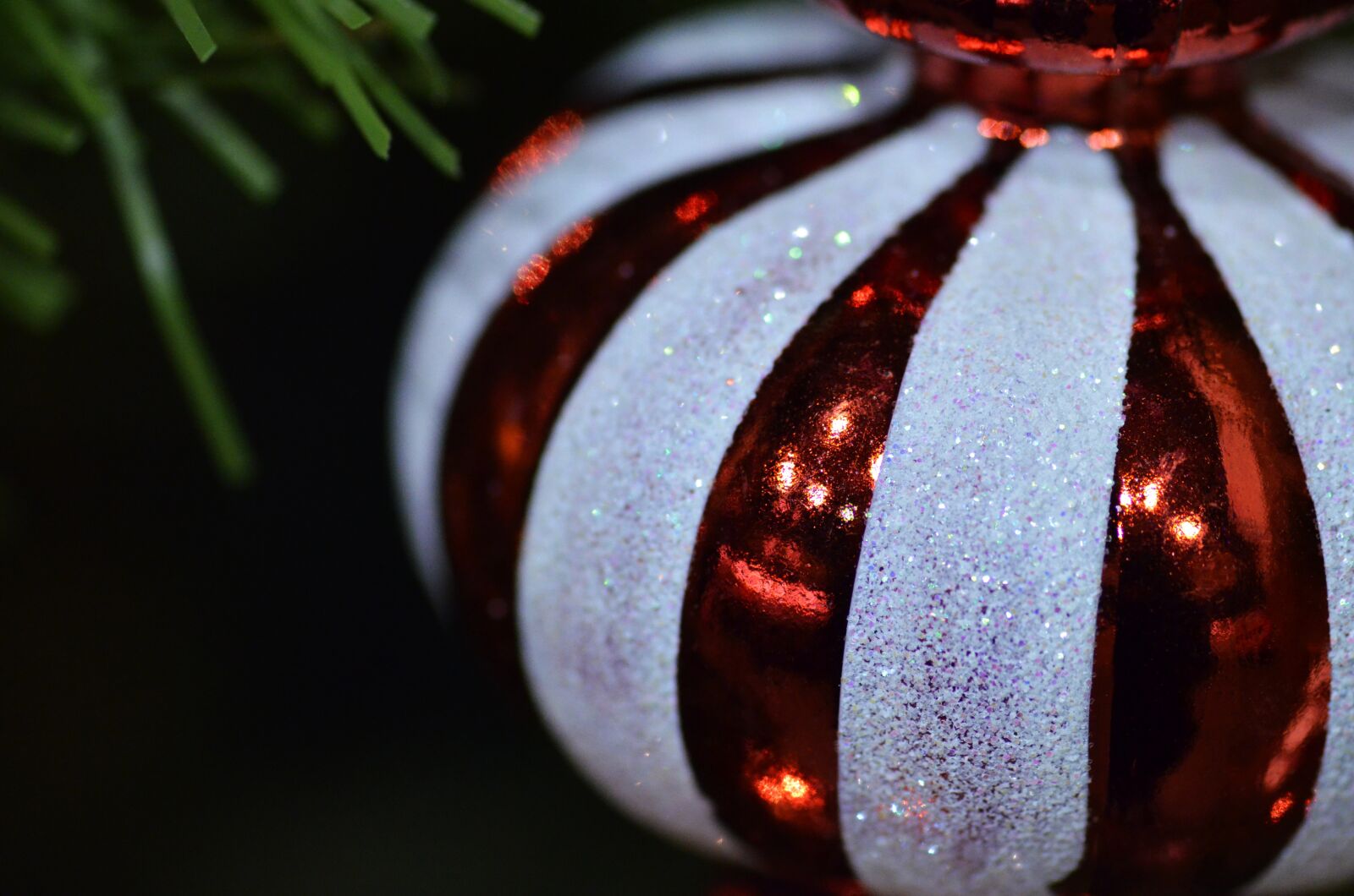 Nikon D7000 sample photo. Christmas, red, white photography