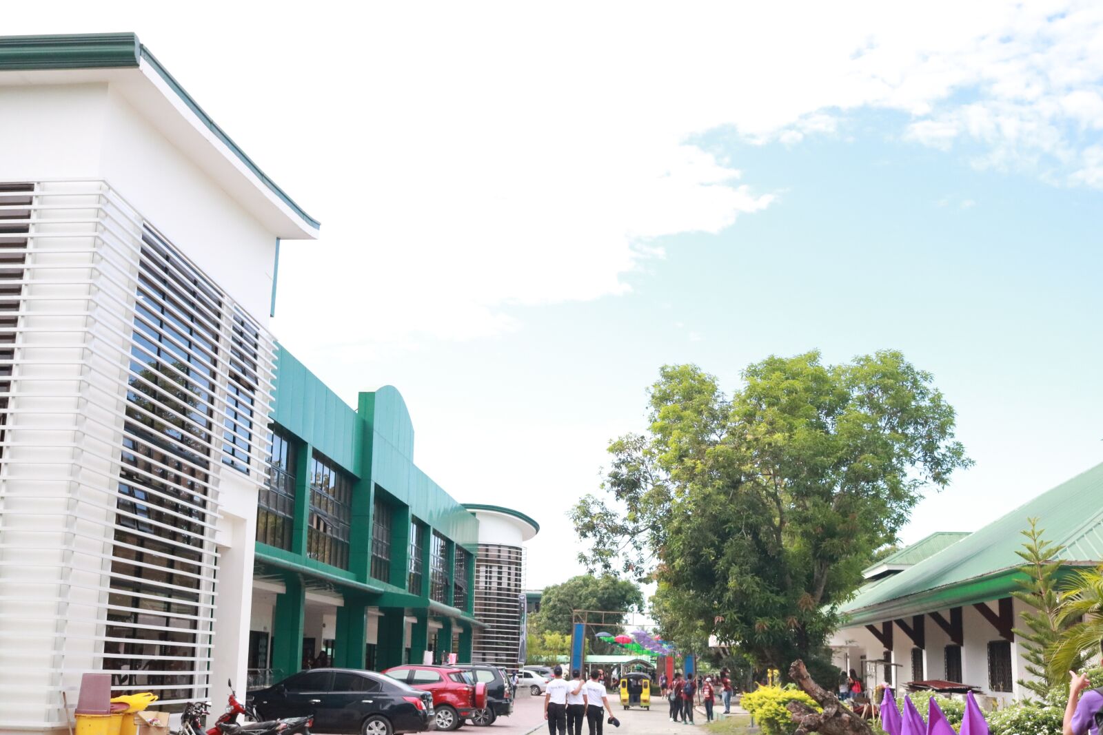 Canon EOS 750D (EOS Rebel T6i / EOS Kiss X8i) sample photo. Architecture, morning, university photography