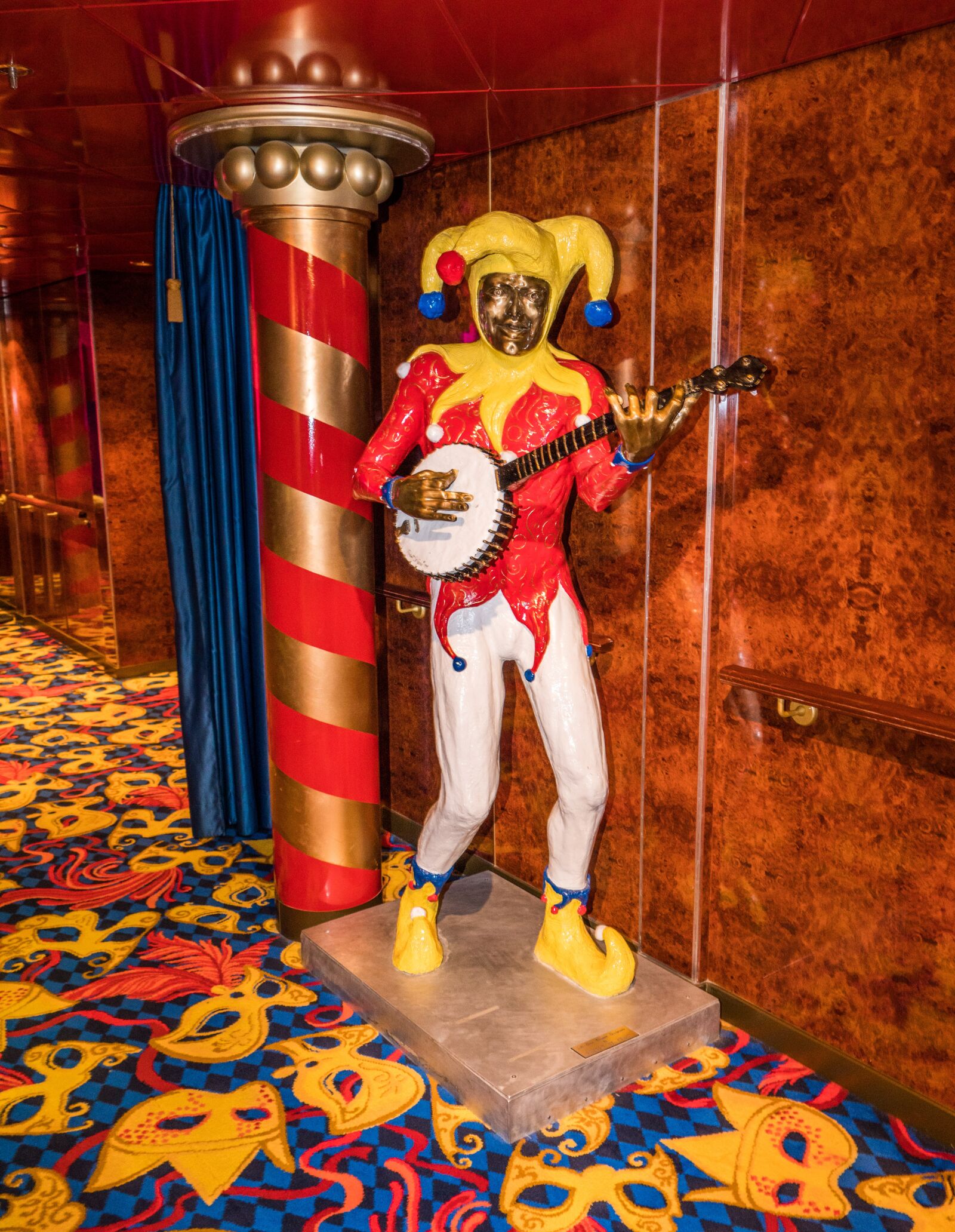 Sony a7R II + Sony FE 24-240mm F3.5-6.3 OSS sample photo. Sculpture, jester, norwegian jade photography