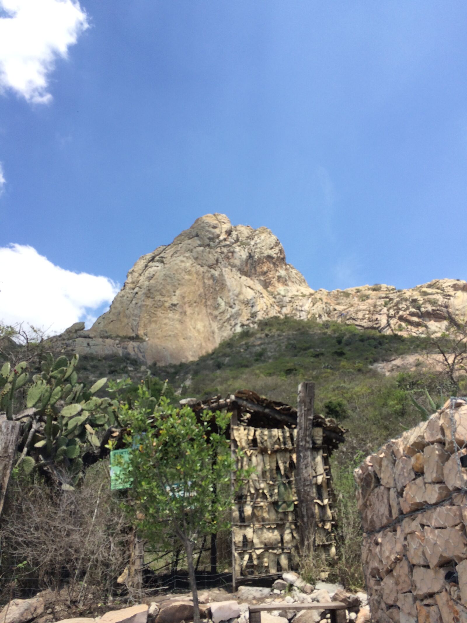 iPhone 5s back camera 4.15mm f/2.2 sample photo. Peña, bernal, queretaro photography