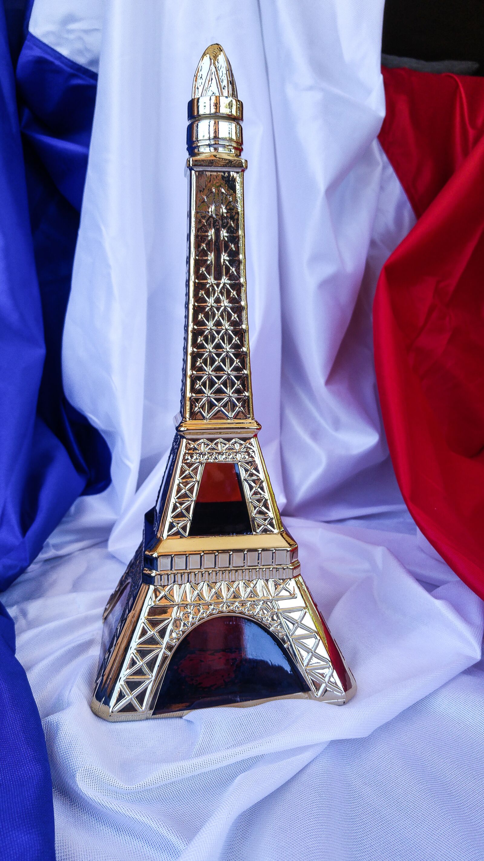 LG G4 sample photo. France, flag, paris photography