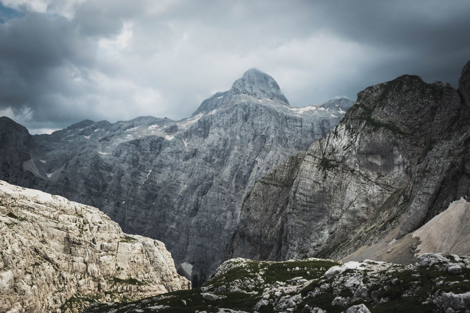 Nikon D5300 sample photo. Mountains, rocks, storm photography