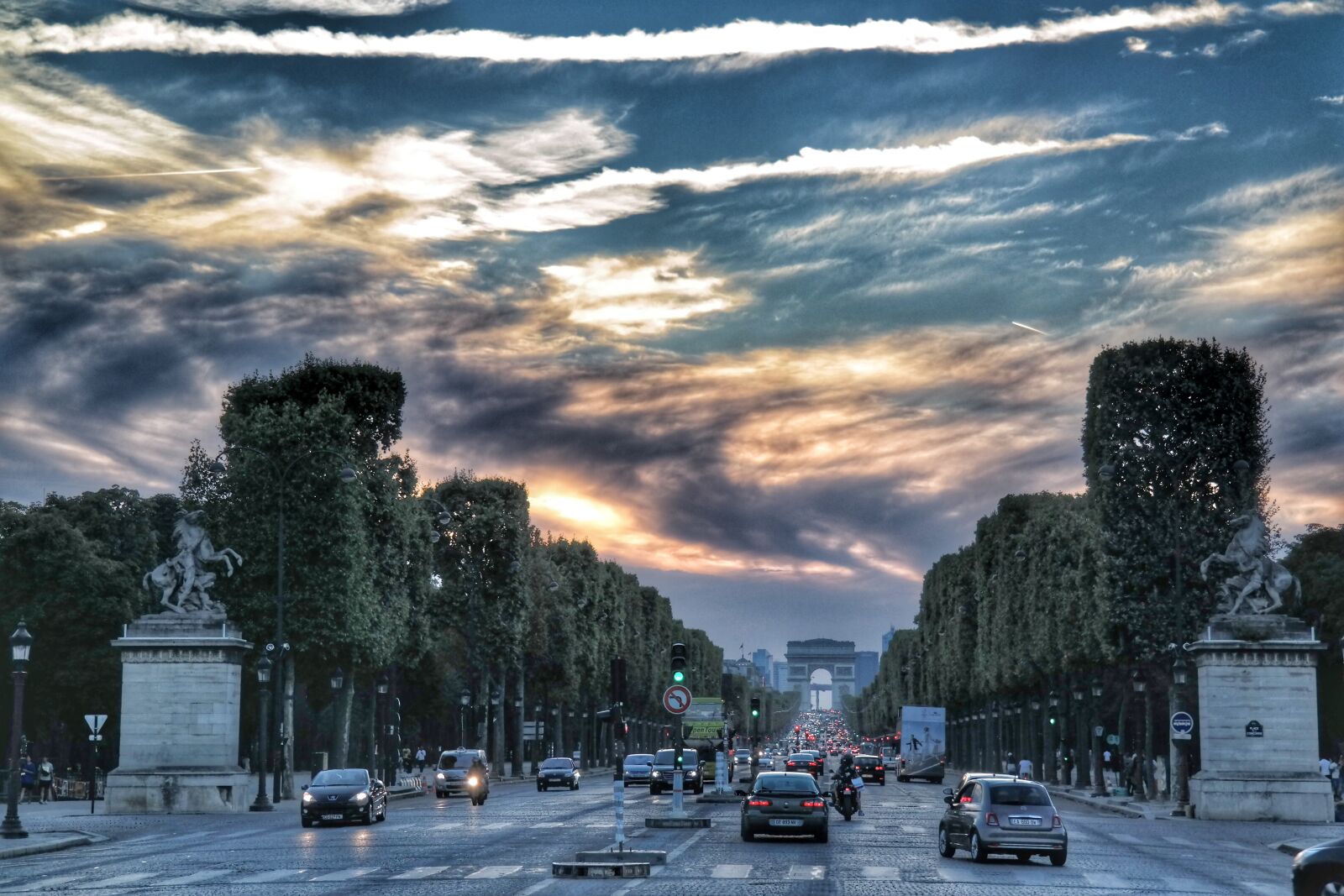 Samsung NX300 sample photo. Champs, elysees, paris photography