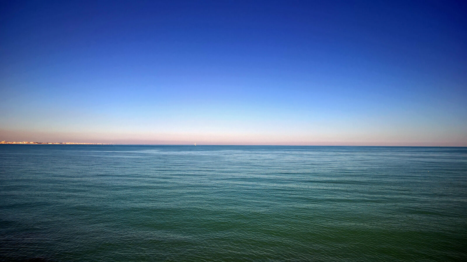 Nokia Lumia 830 sample photo. Sea, sky photography