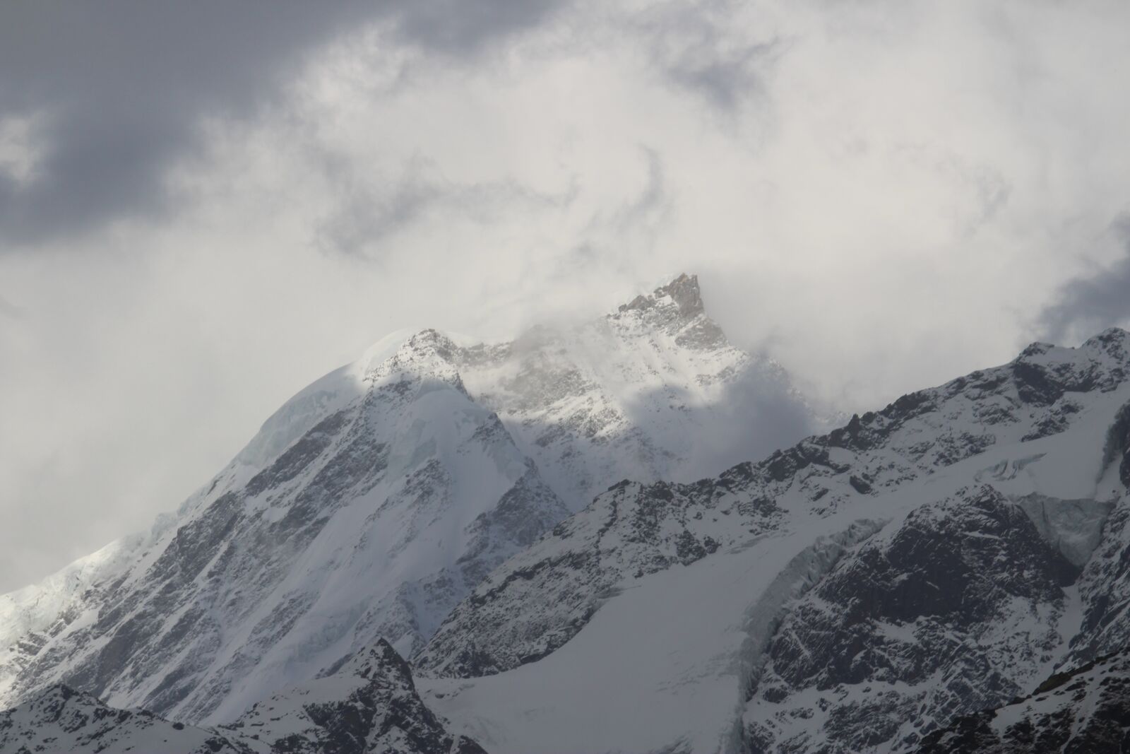 Canon EOS 1300D (EOS Rebel T6 / EOS Kiss X80) sample photo. Peak, summit, top photography