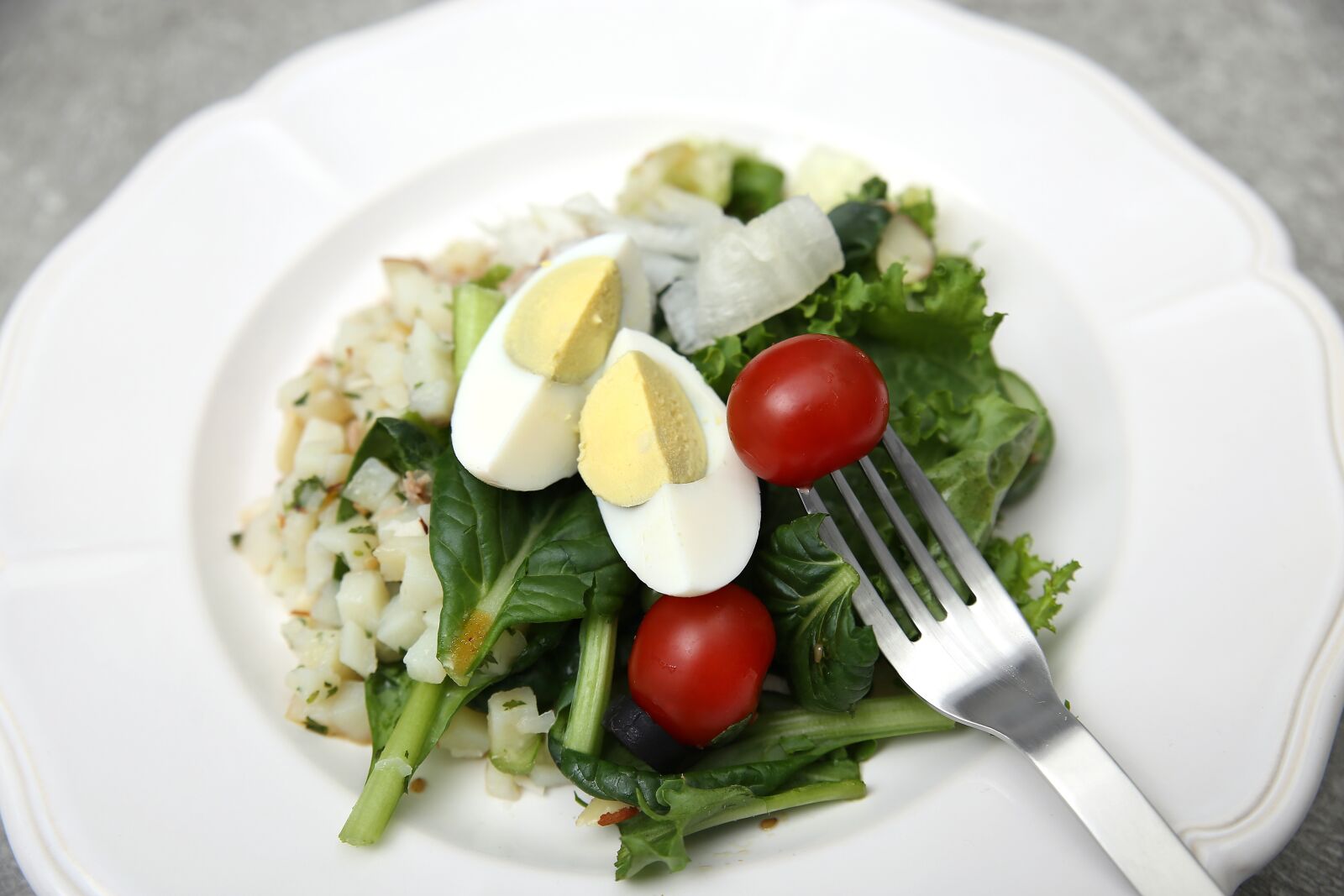 Canon EOS 6D sample photo. Salad, eggs, tomato photography