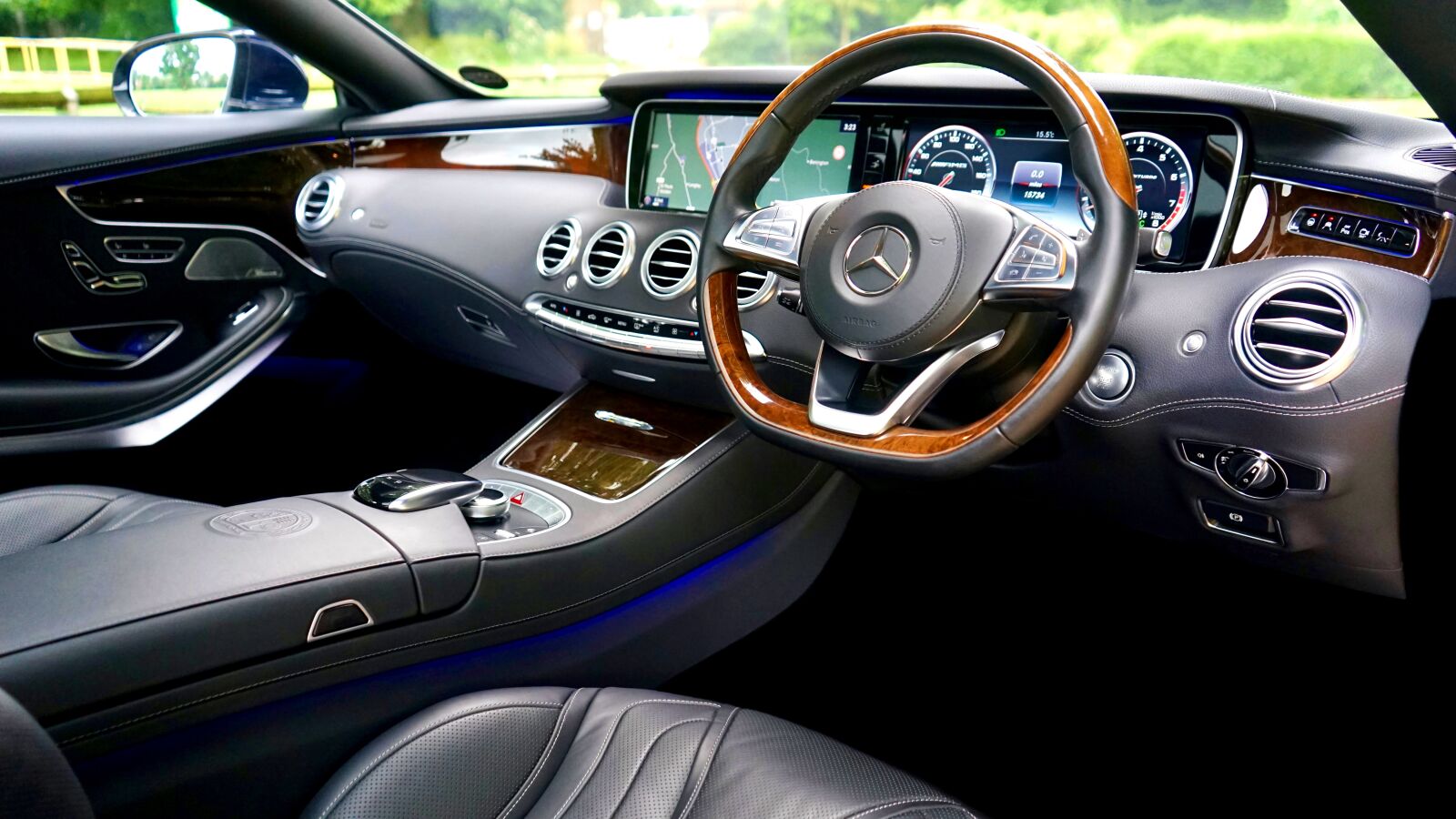 Sony a7 + Sony FE 28-70mm F3.5-5.6 OSS sample photo. Car, interior, vehicle photography