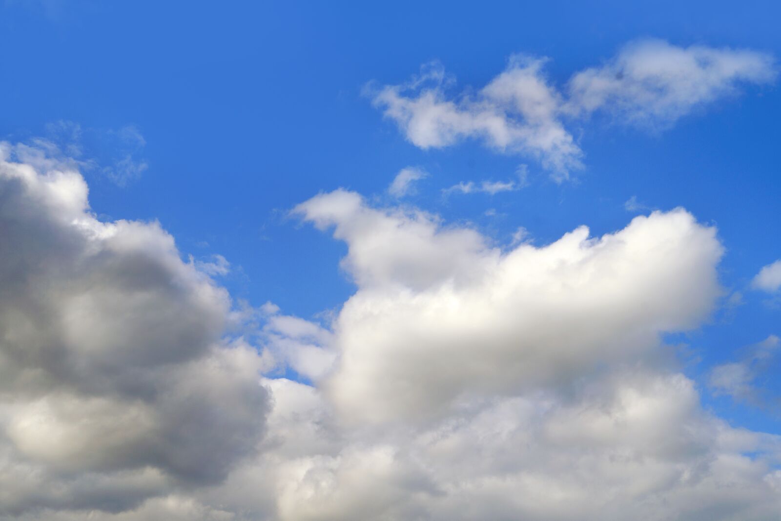 Sony SLT-A58 sample photo. Clouds, sky, blue photography