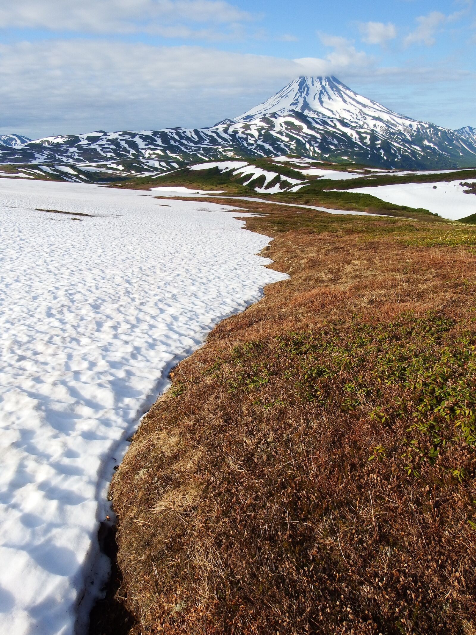 Fujifilm FinePix S1 sample photo. Mountain plateau, summer, winter photography