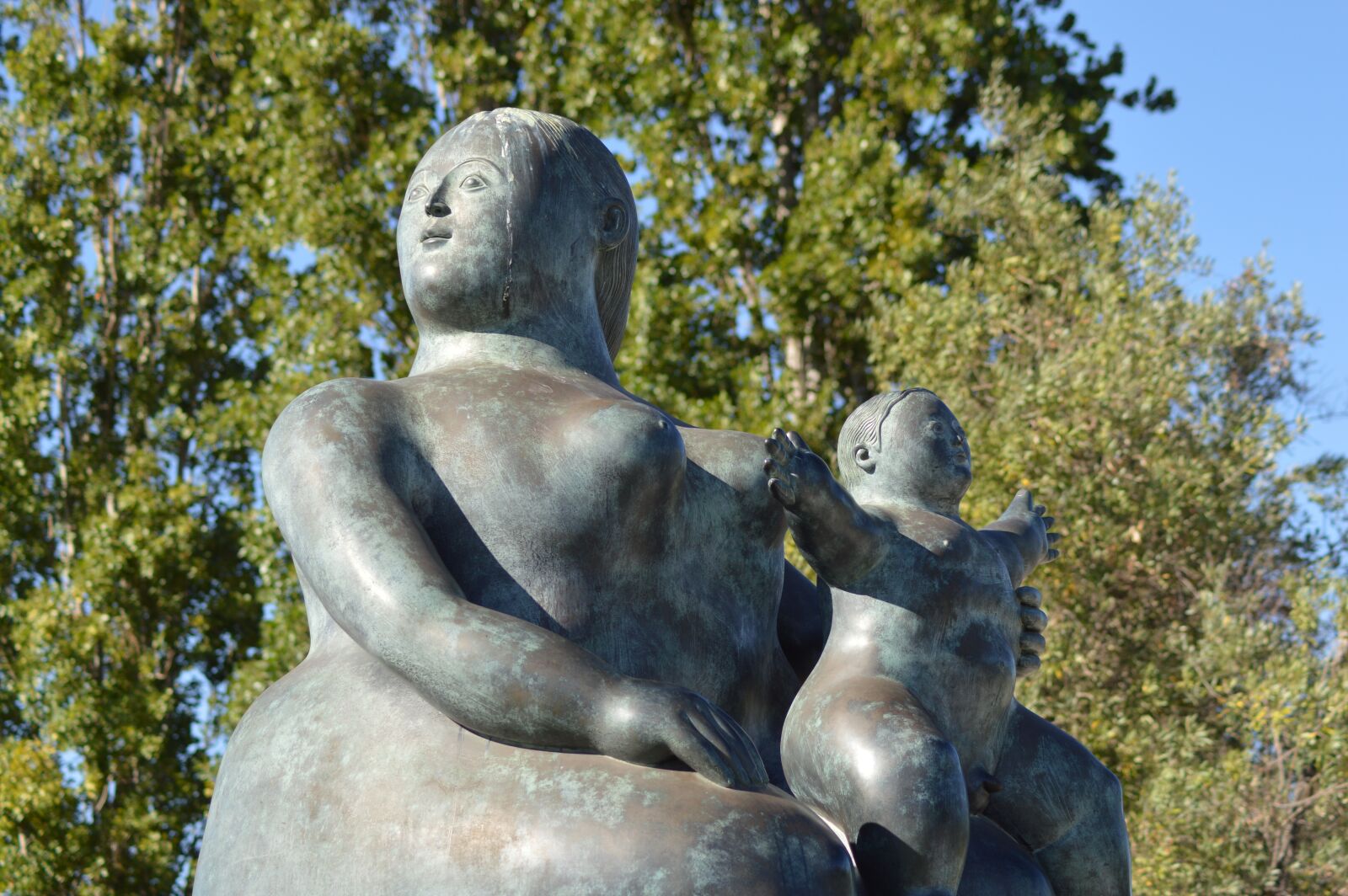 Nikon D3200 sample photo. Statue, mother, child photography