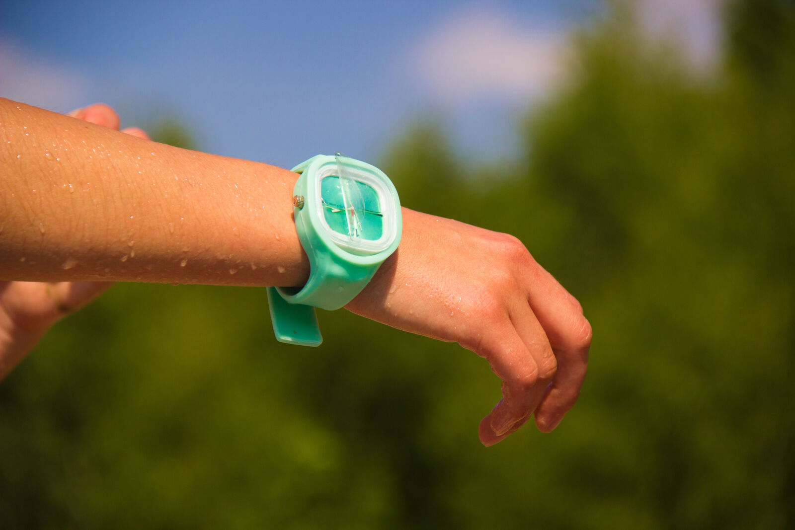 Canon EOS 600D (Rebel EOS T3i / EOS Kiss X5) sample photo. Hand, time, watch, waterproof photography