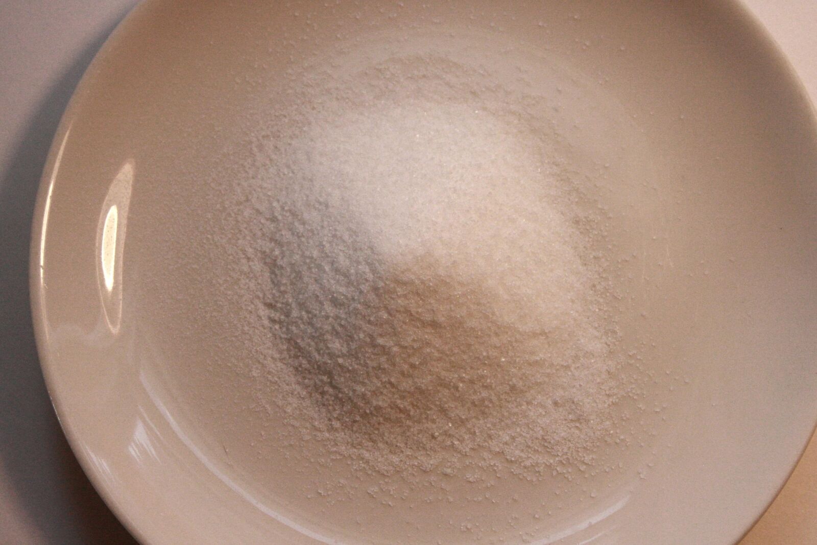 f/3.5-5.6 IS sample photo. Pottery, toiletry, powder, coffee photography