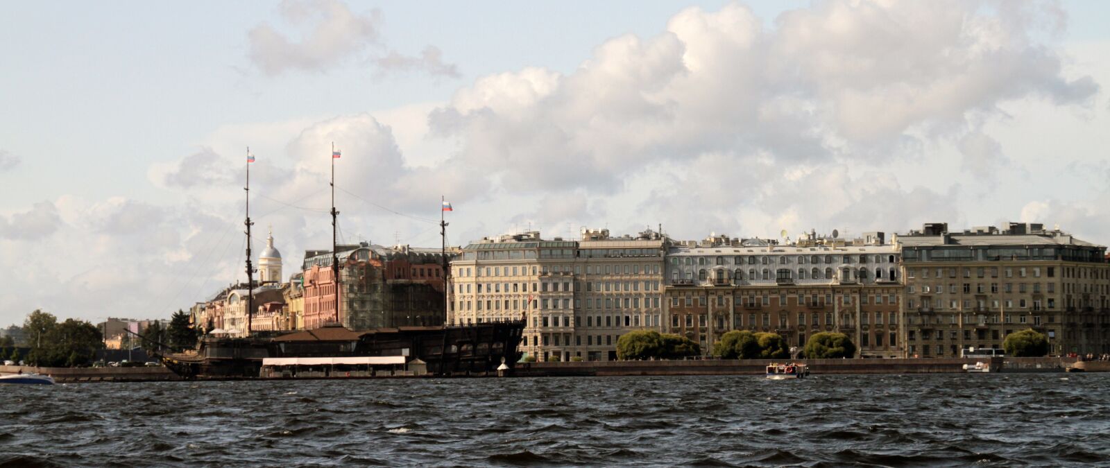 Canon EOS 7D sample photo. St petersburg, river, cruise photography