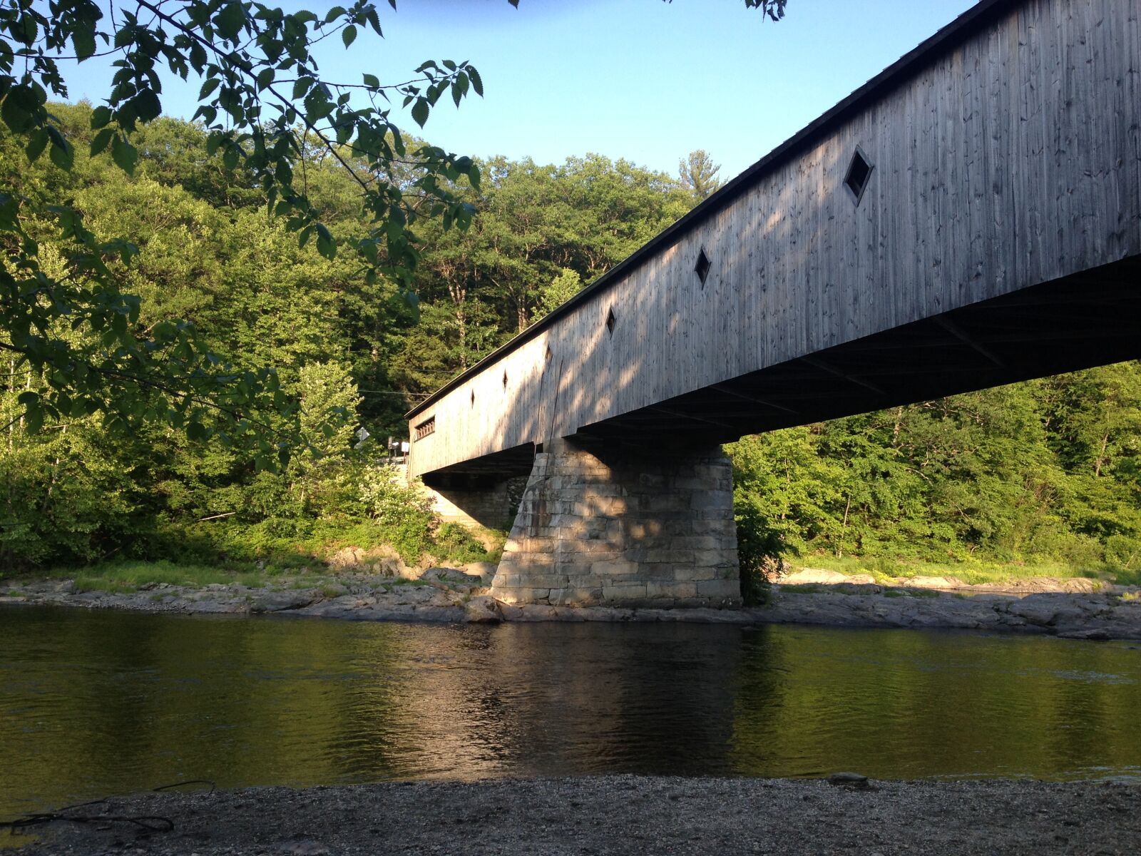 iPhone 4S back camera 4.28mm f/2.4 sample photo. Bridge, countryside, covered, covered photography