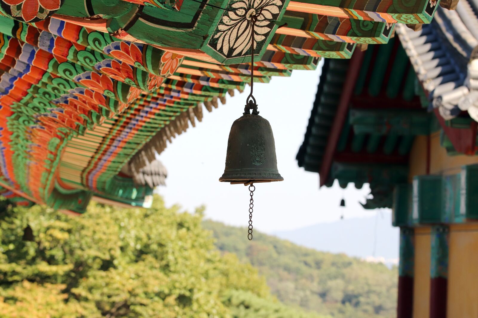 Canon EOS 800D (EOS Rebel T7i / EOS Kiss X9i) sample photo. Section, temple, mono photography