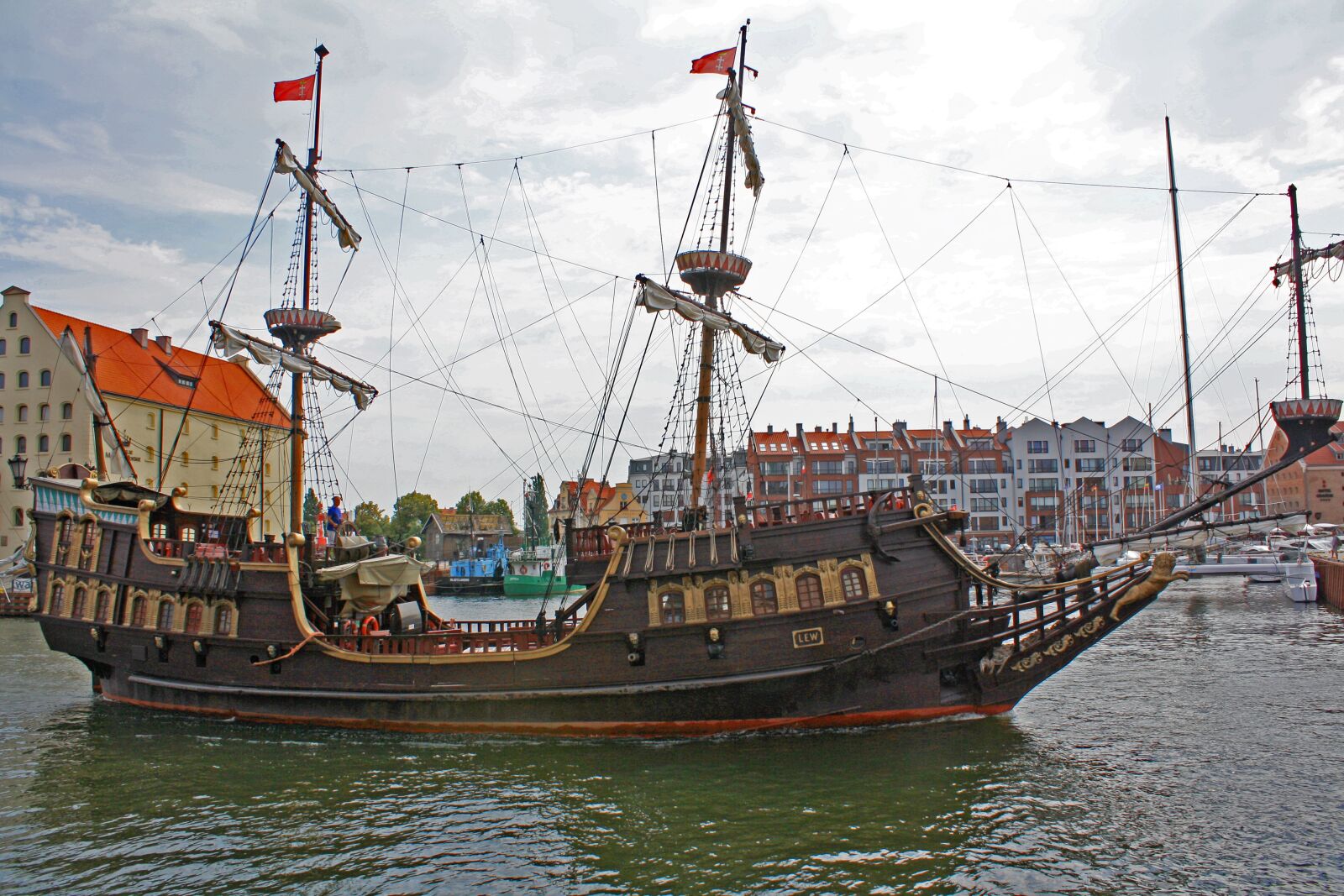 Canon EOS 1000D (EOS Digital Rebel XS / EOS Kiss F) sample photo. Gdansk, ship, pirate photography
