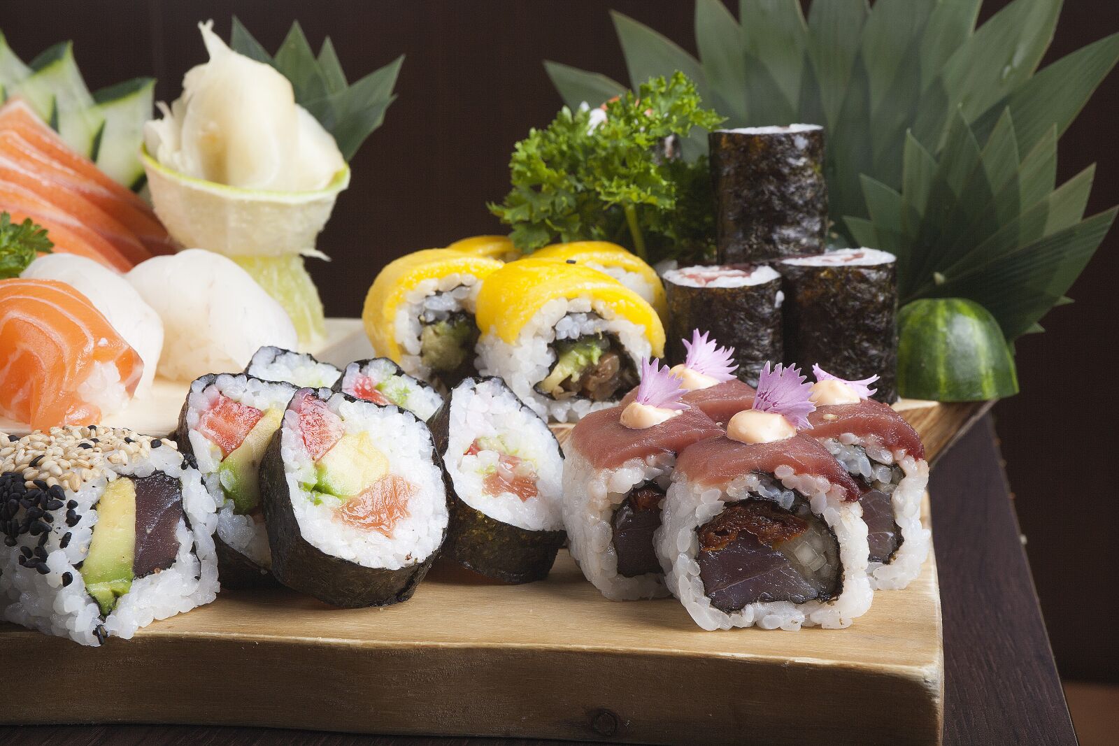 Canon EOS 5D Mark II sample photo. Japanese food, sushi, japanese photography