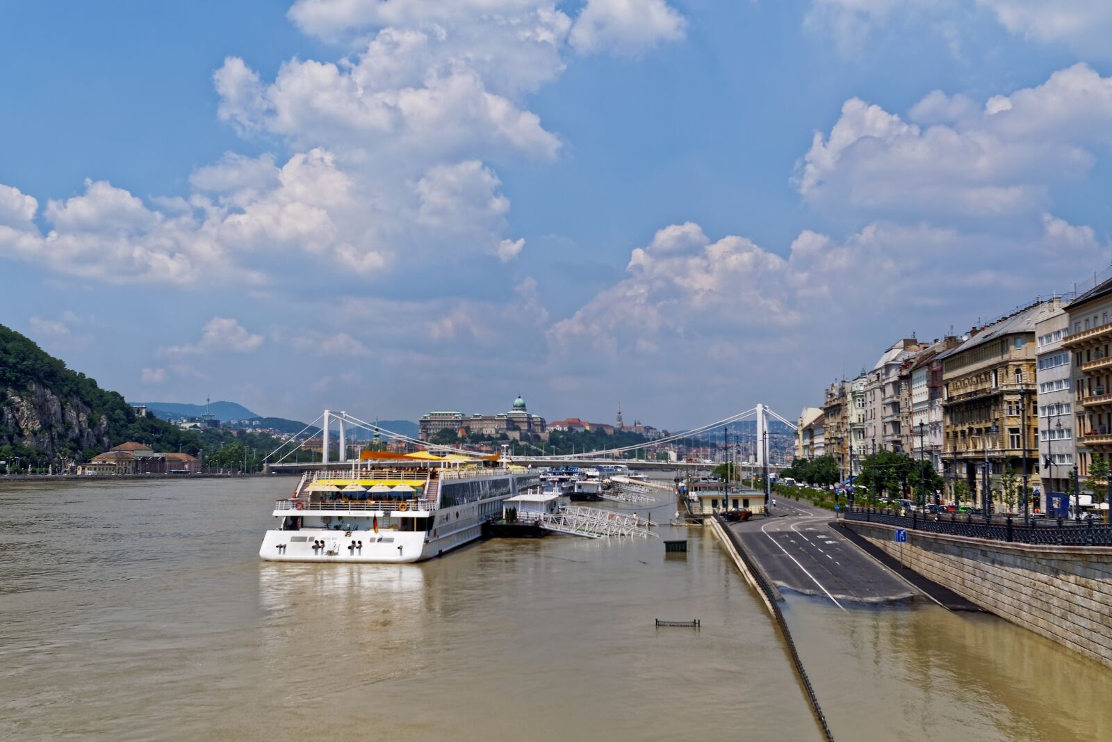 Nikon D90 sample photo. Danube, budapest, hungary photography