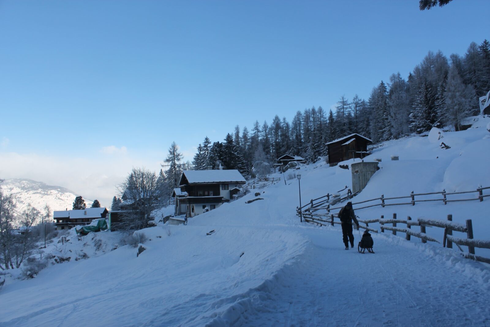 Canon EOS 1100D (EOS Rebel T3 / EOS Kiss X50) sample photo. Mountains, snow, slide photography