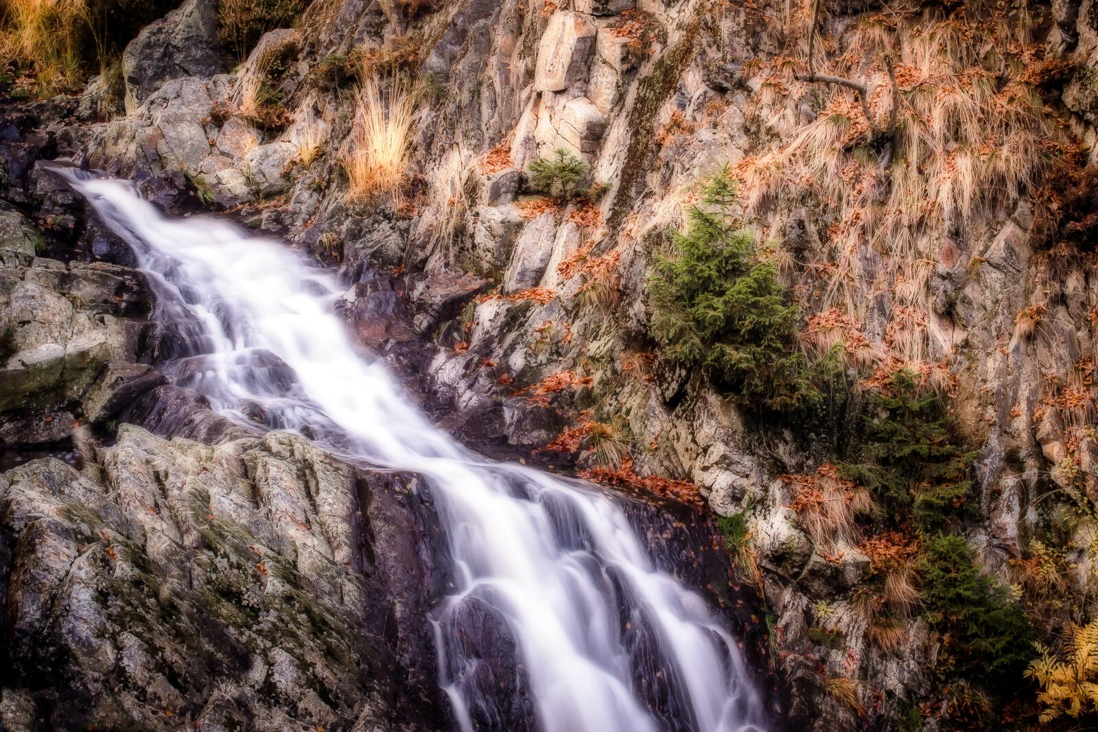 Canon EOS 650D (EOS Rebel T4i / EOS Kiss X6i) sample photo. Waterfall, water, small waterfall photography