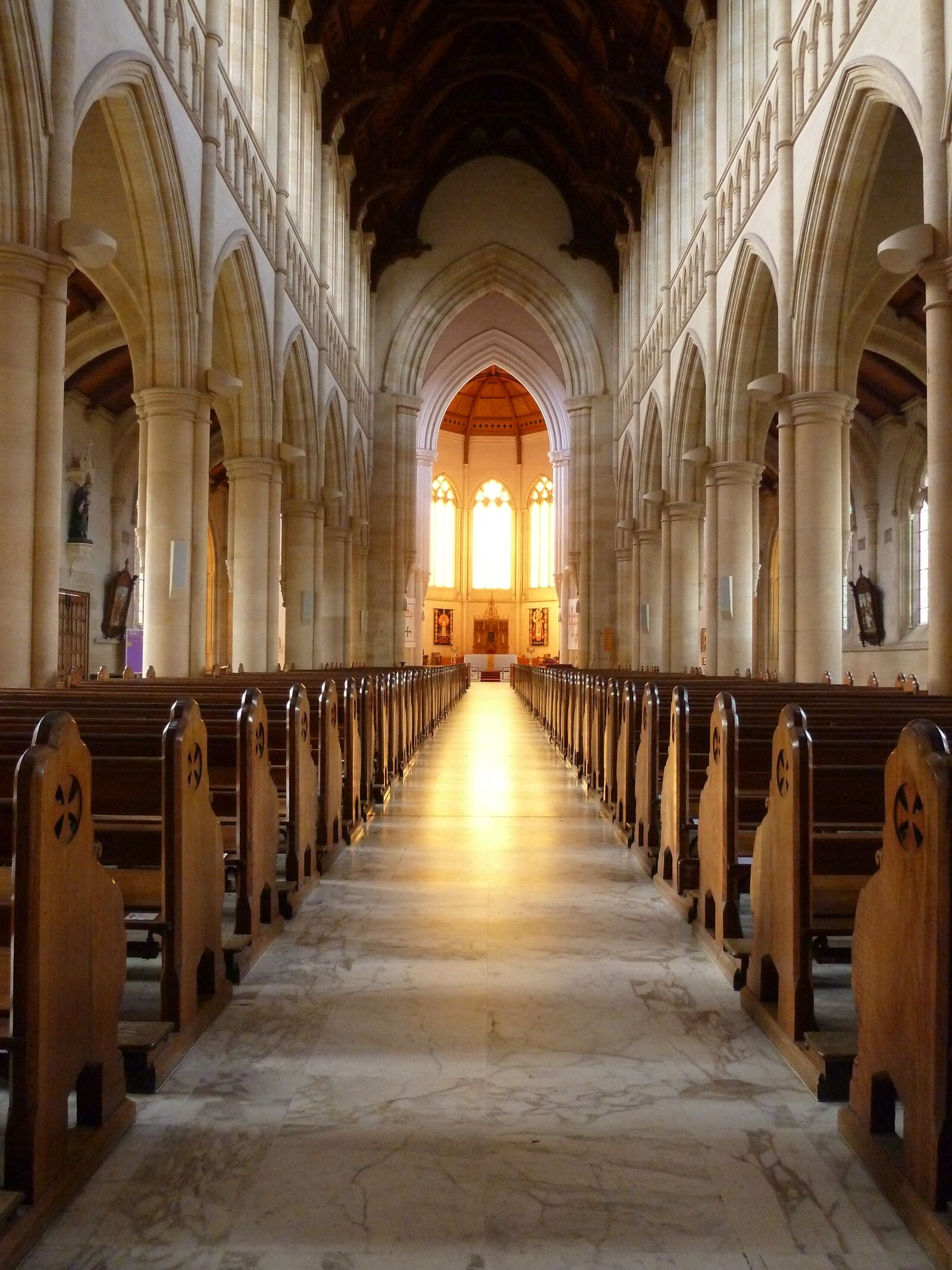 Panasonic Lumix DMC-ZS7 (Lumix DMC-TZ10) sample photo. Church, aisle, pew photography