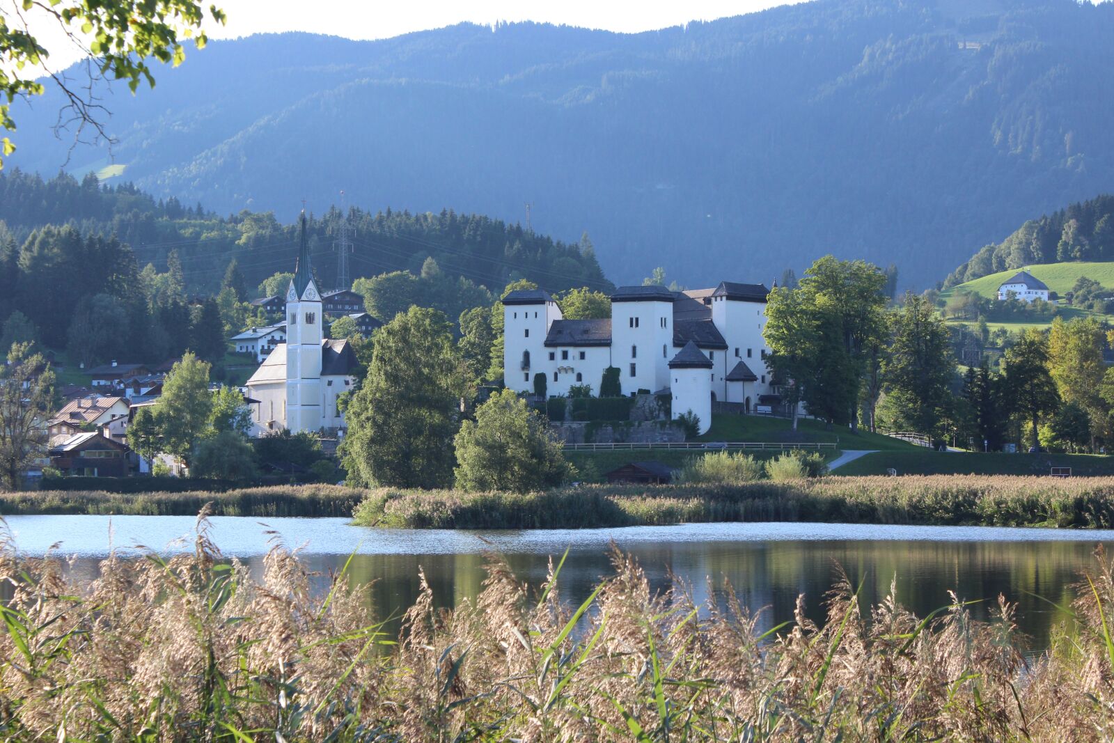 Canon EOS 600D (Rebel EOS T3i / EOS Kiss X5) sample photo. Castle, lake, waters photography