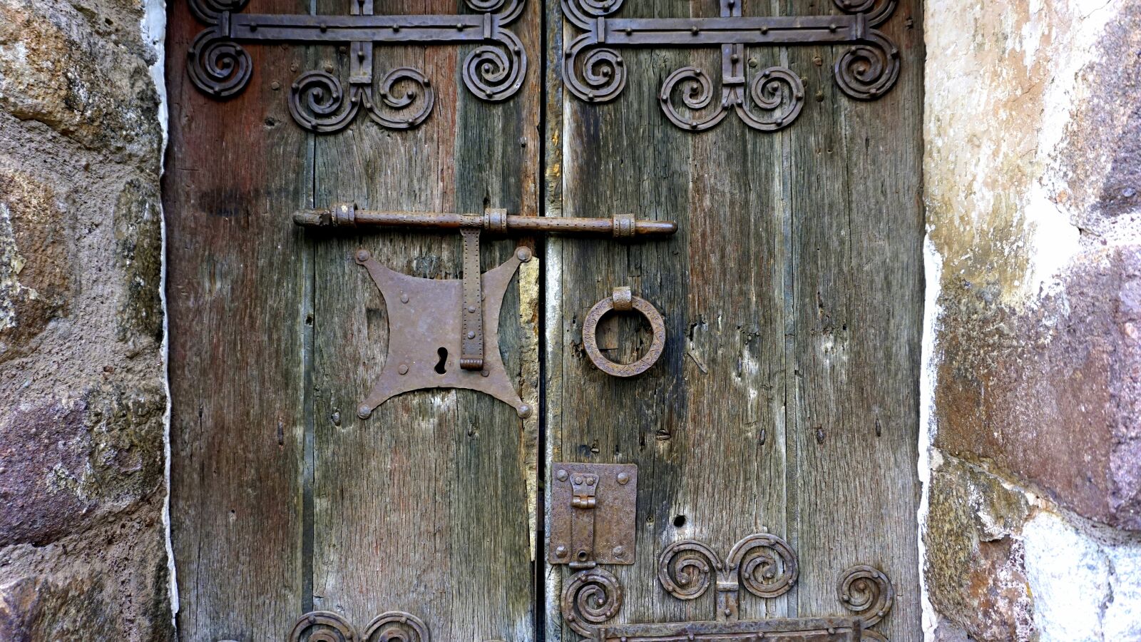 Sony a6000 sample photo. Door, old, old door photography