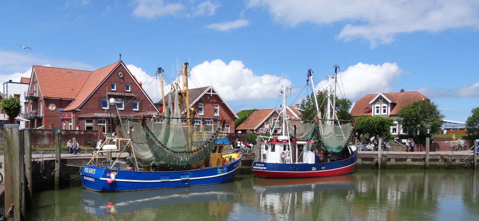 Sony DSC-HX50 sample photo. Port, cutter, fishing boat photography