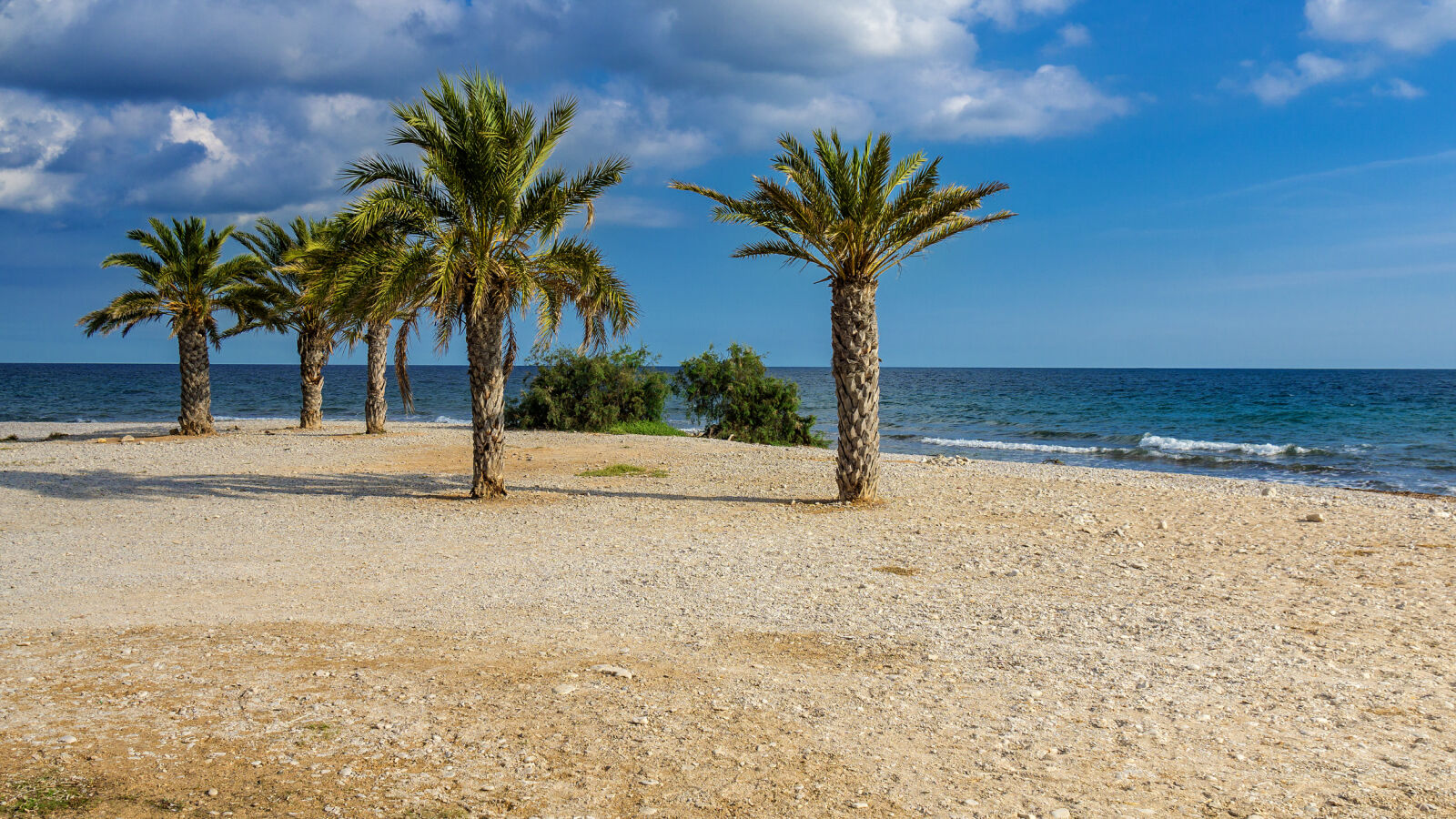 Sony a6000 + Sony Vario-Tessar T* E 16-70mm F4 ZA OSS sample photo. Beach, landscape, natural, nature photography