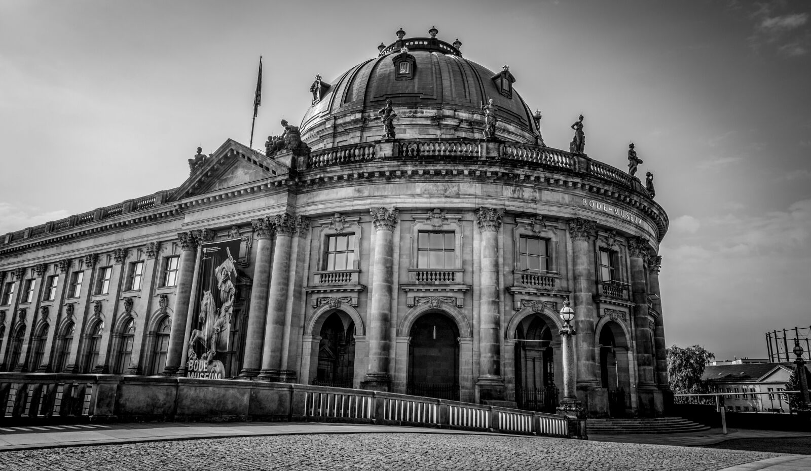 Sony Alpha a5000 (ILCE 5000) sample photo. Architecture, travel, building photography