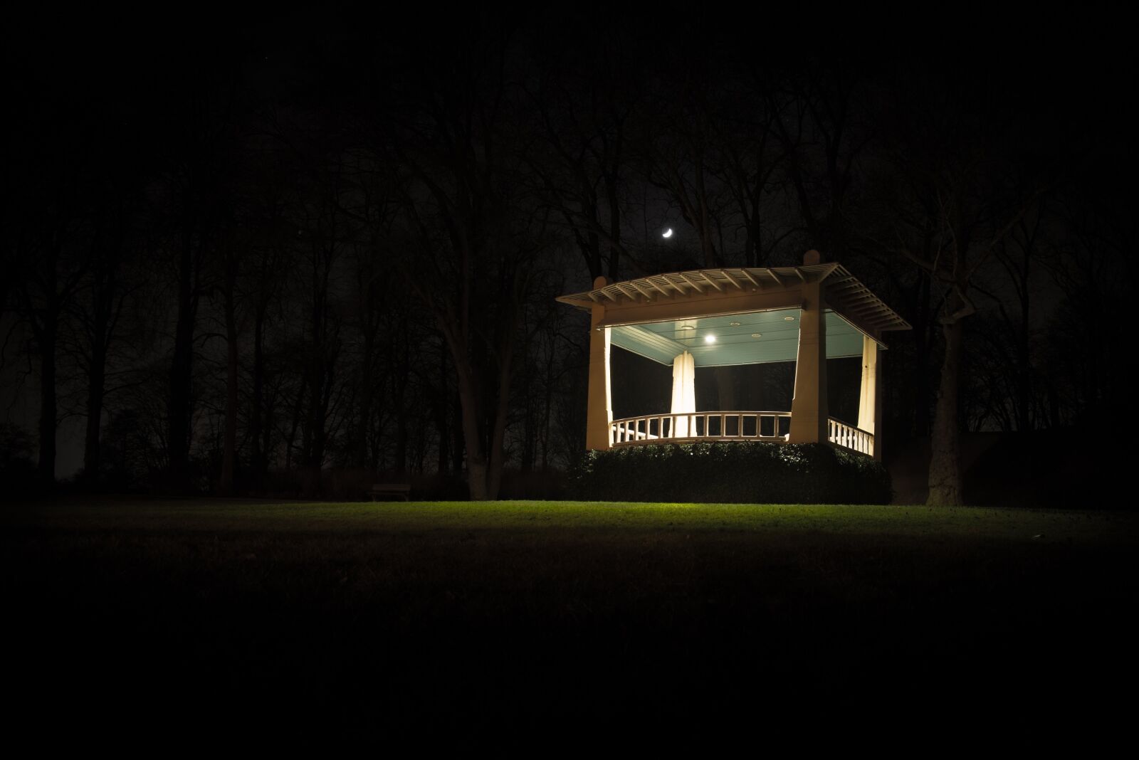 Nikon D600 sample photo. Lit, house, music photography