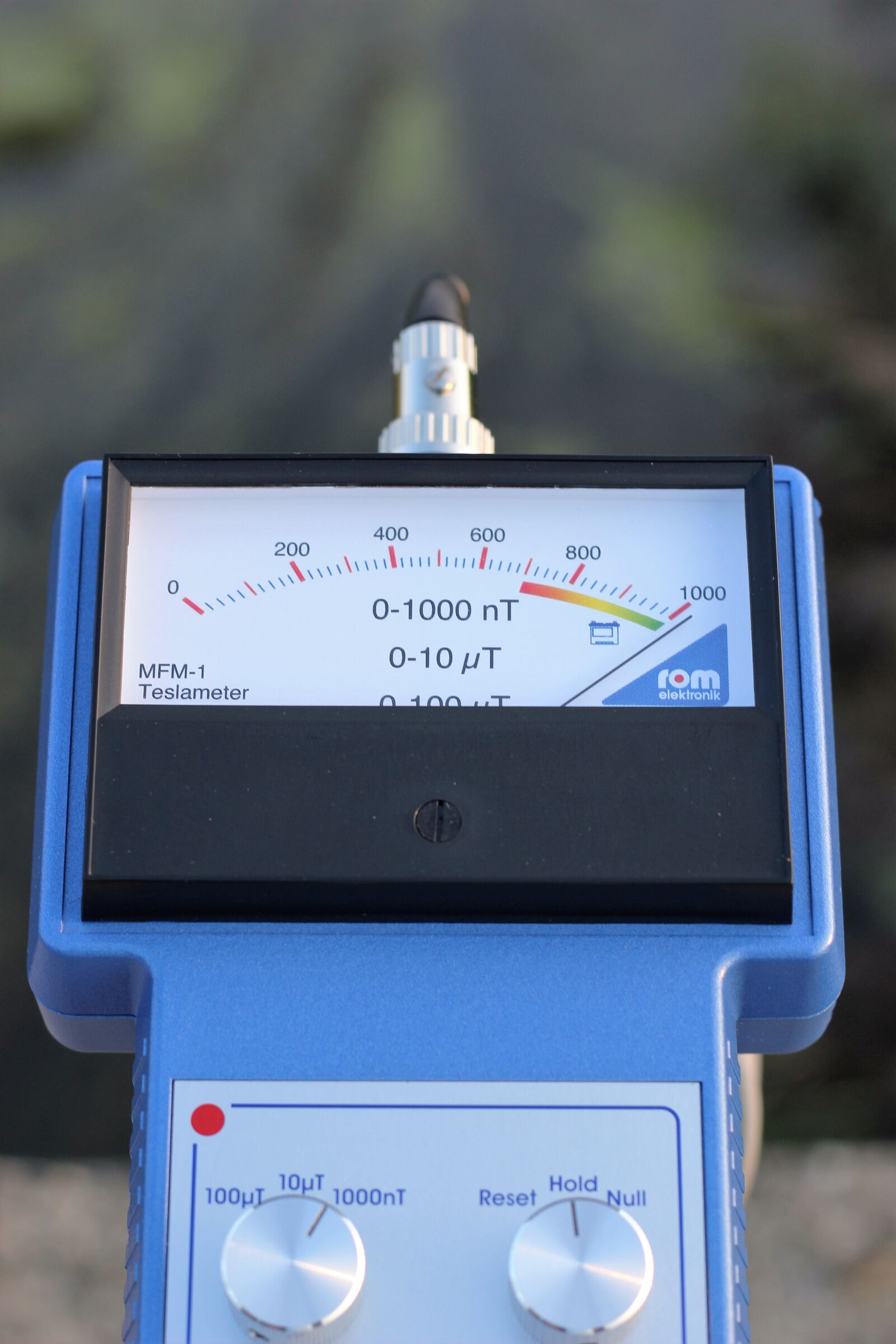 Canon EOS 550D (EOS Rebel T2i / EOS Kiss X4) sample photo. Magnetometer, magnetic field, electronic photography