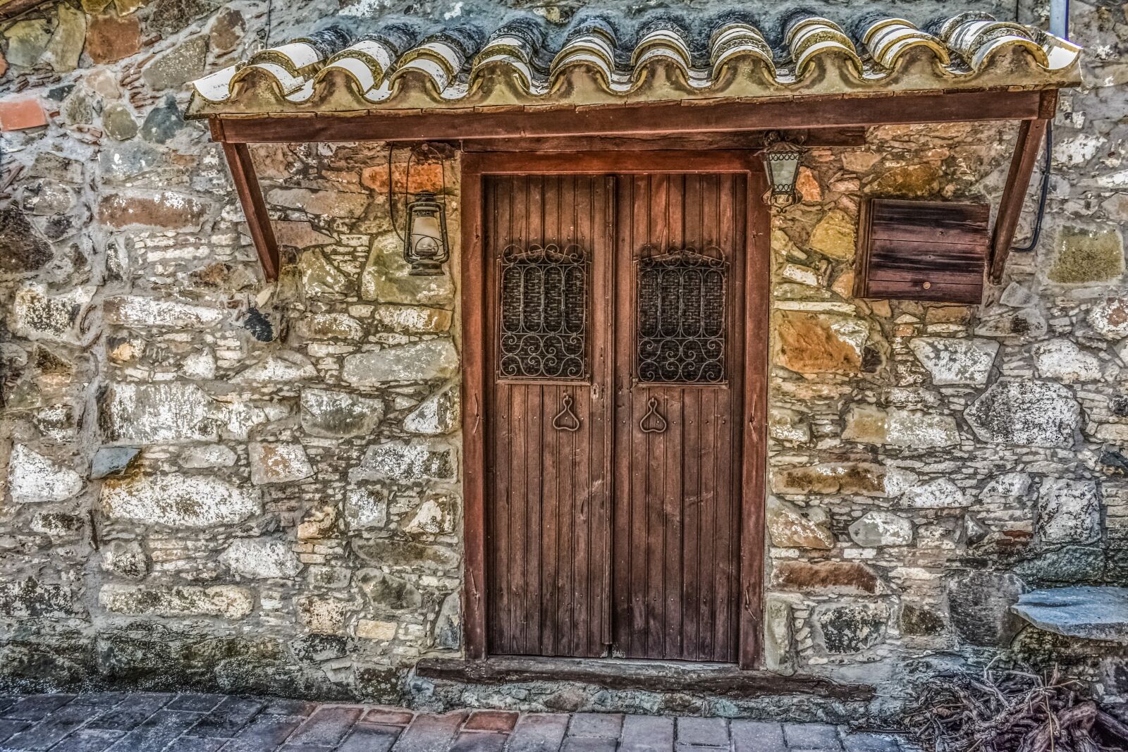 Nikon D3300 sample photo. Door, old house, abandoned photography