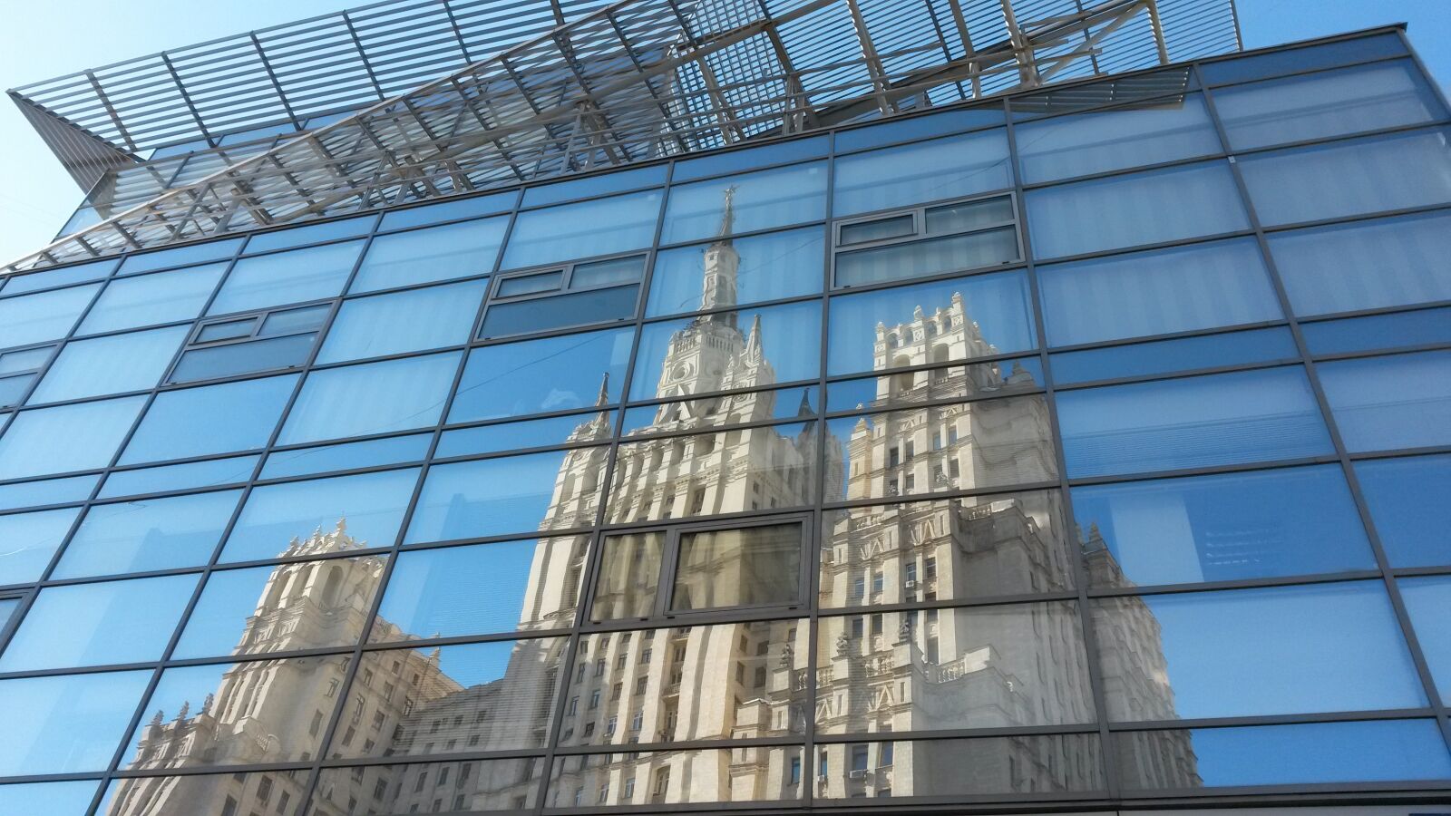 Samsung Galaxy S4 Mini sample photo. Moscow, russia, reflection photography