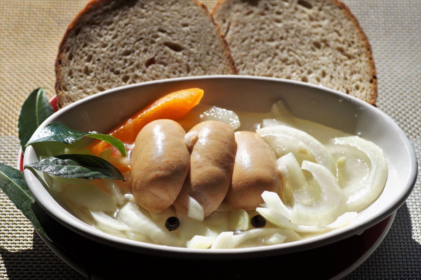 Sony SLT-A58 sample photo. Floaters, the sausage, typical photography