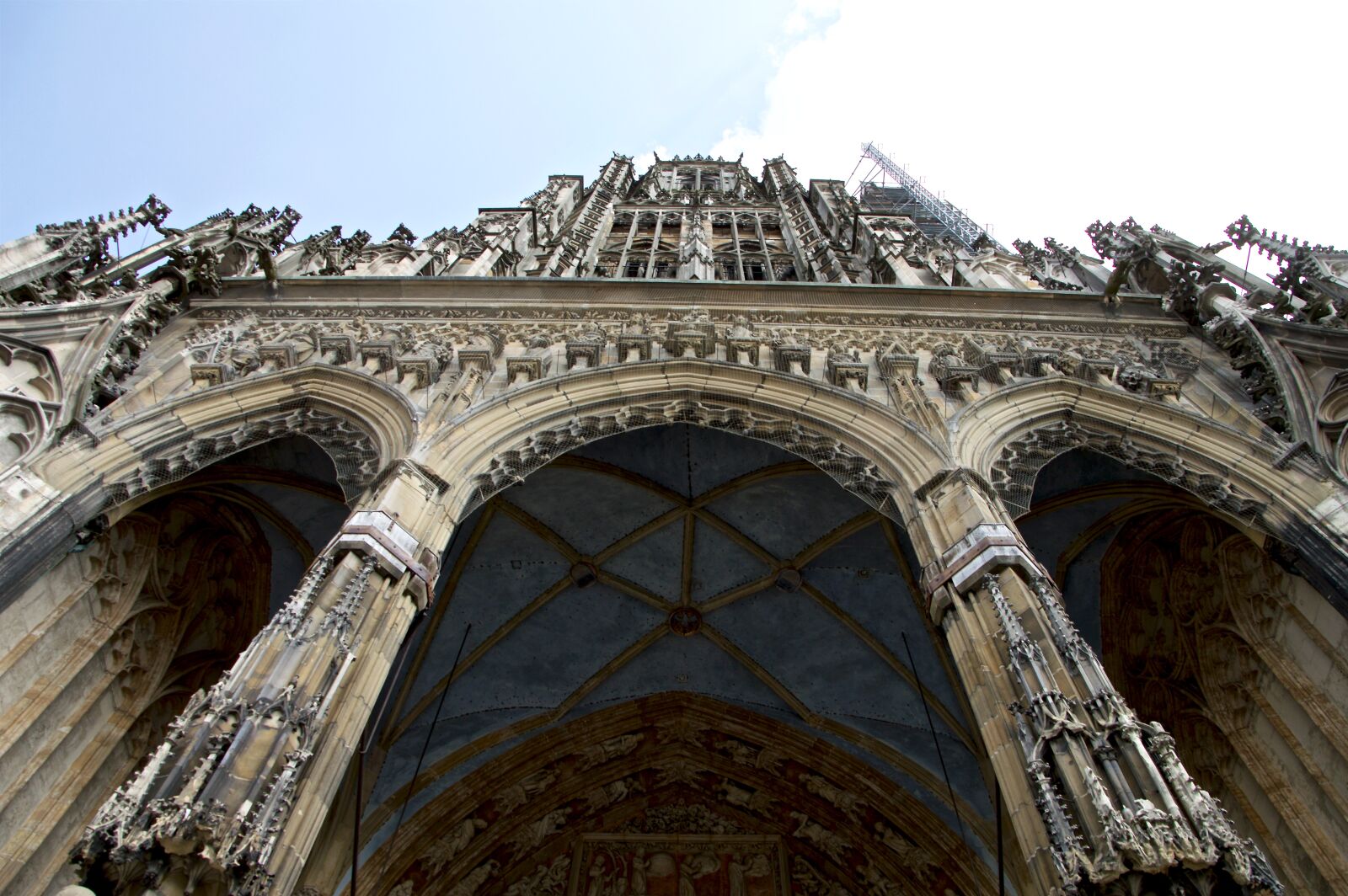 Nikon D3200 sample photo. Ulm cathedral, site, scaffolding photography