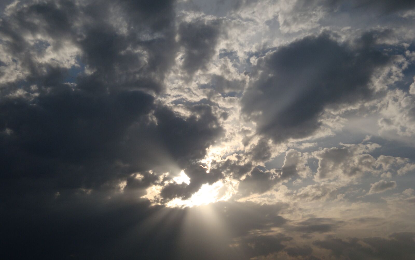 Sony Cyber-shot DSC-W170 sample photo. Sky, clouds, contrast photography