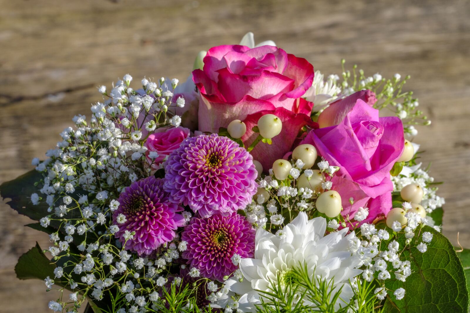 Fujifilm X-T2 + Fujifilm XF 80mm F2.8 R LM OIS WR Macro sample photo. Rose, bouquet of roses photography