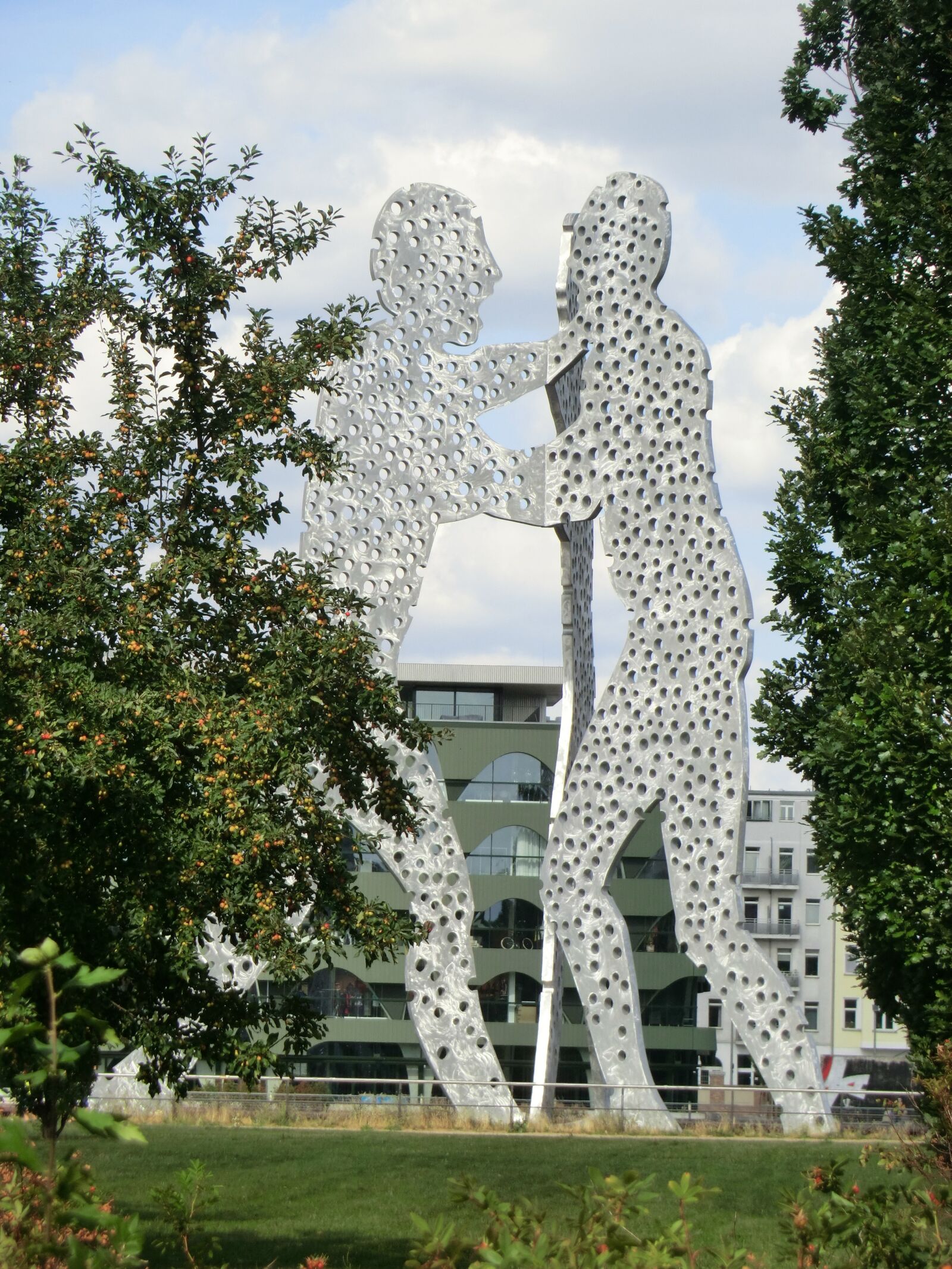 CASIO EX-H20G sample photo. Berlin, molecule man, molecule photography