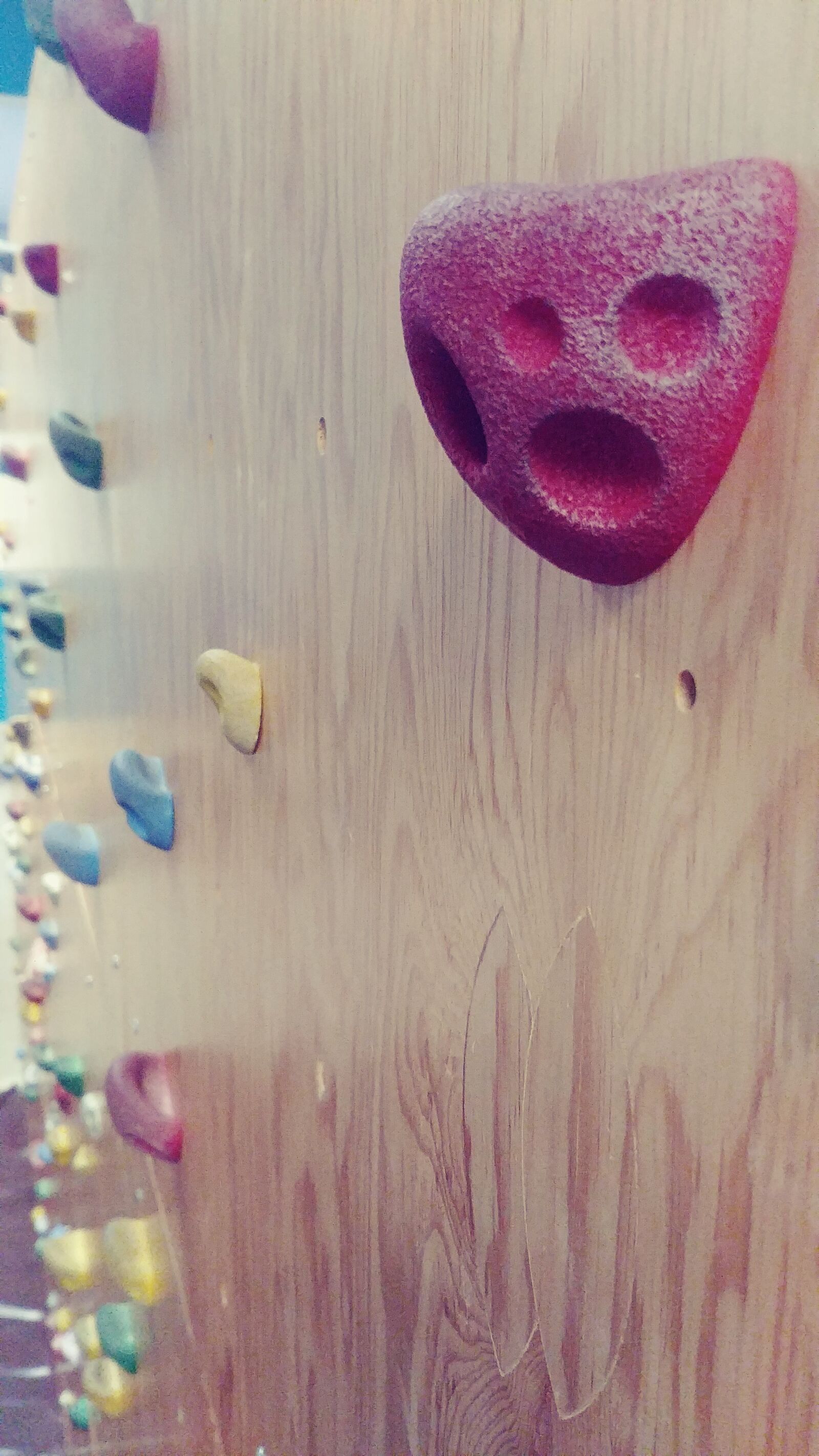LG G6 sample photo. Bouldering, sports, indoor photography